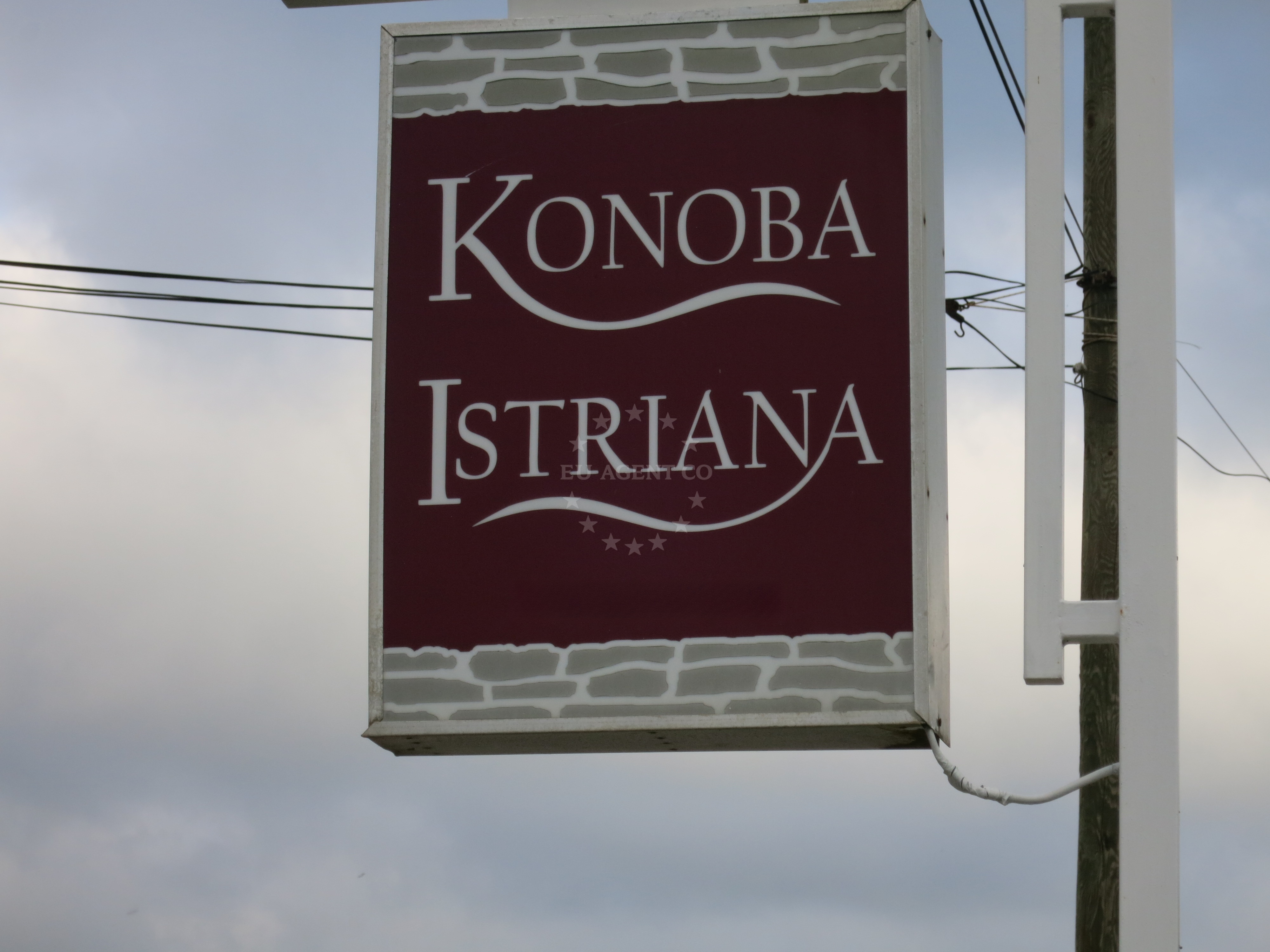 Konoba Istriana's outdoor seating area near the Adriatic coastline
