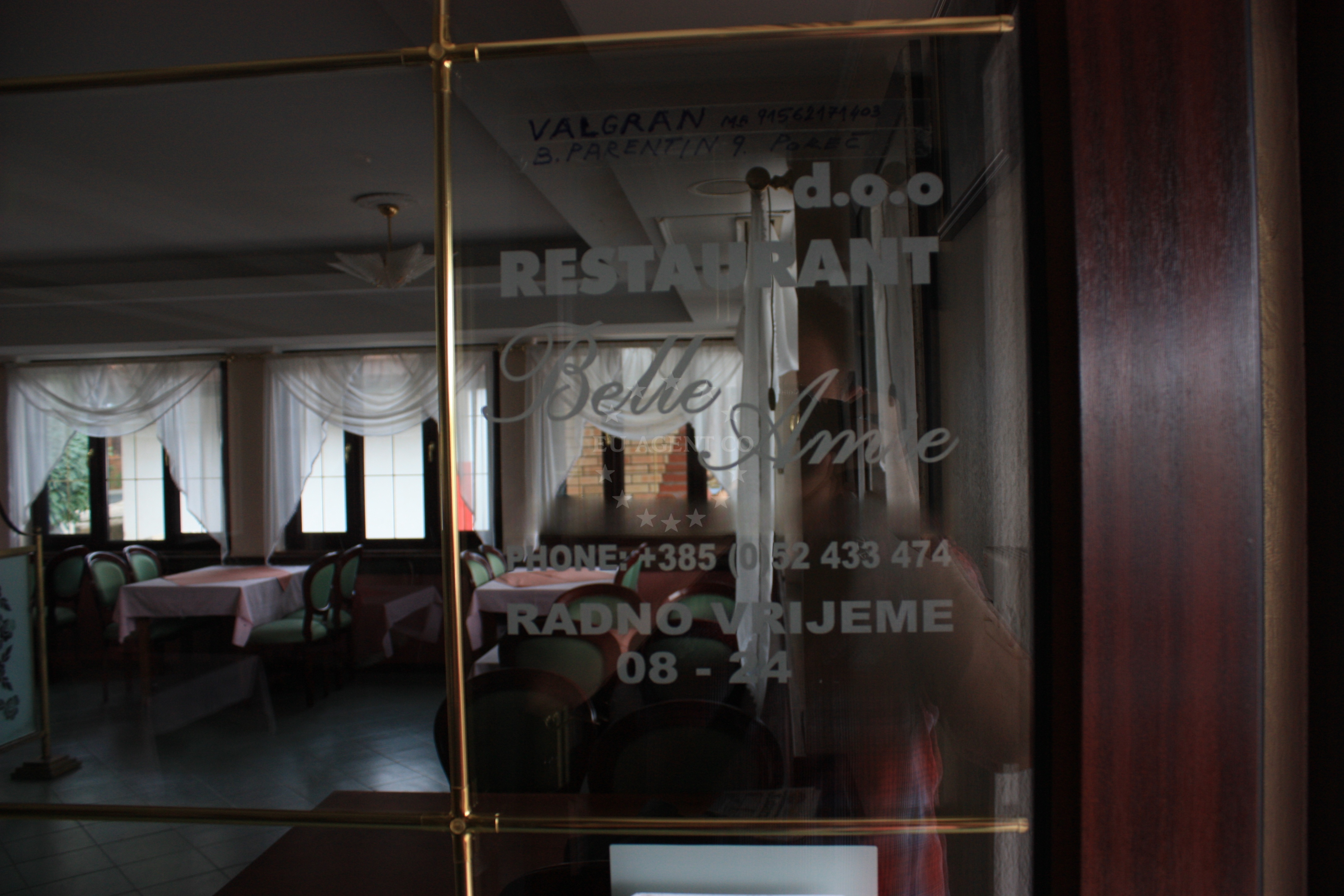 Fresh seafood and grilled dishes on display at Nautica Restaurant, Poreč