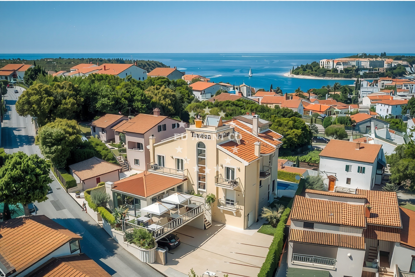 Additional view of Restaurant Oasi in Restaurant in Pula, Istria and Kvarner, Croatia photo 9