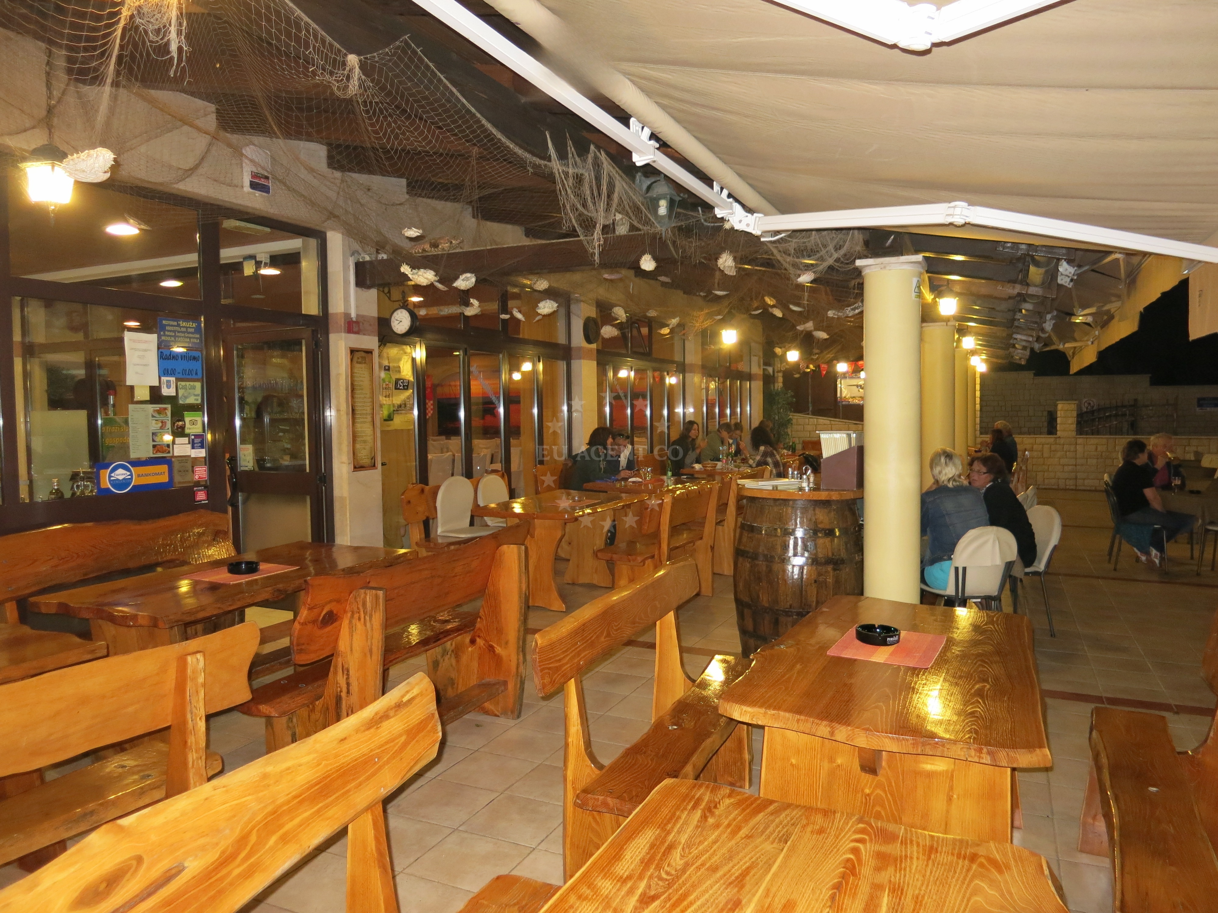 Restaurant Skuza in Pula with sea views