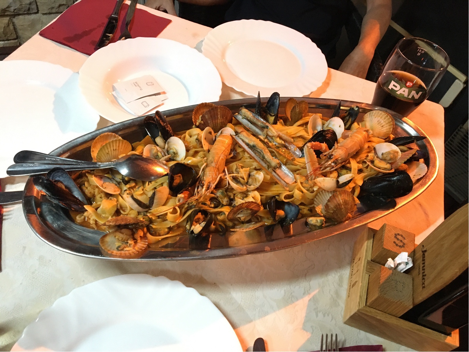 Restaurant Villa Margerita’s outdoor seating near Marina Veruda