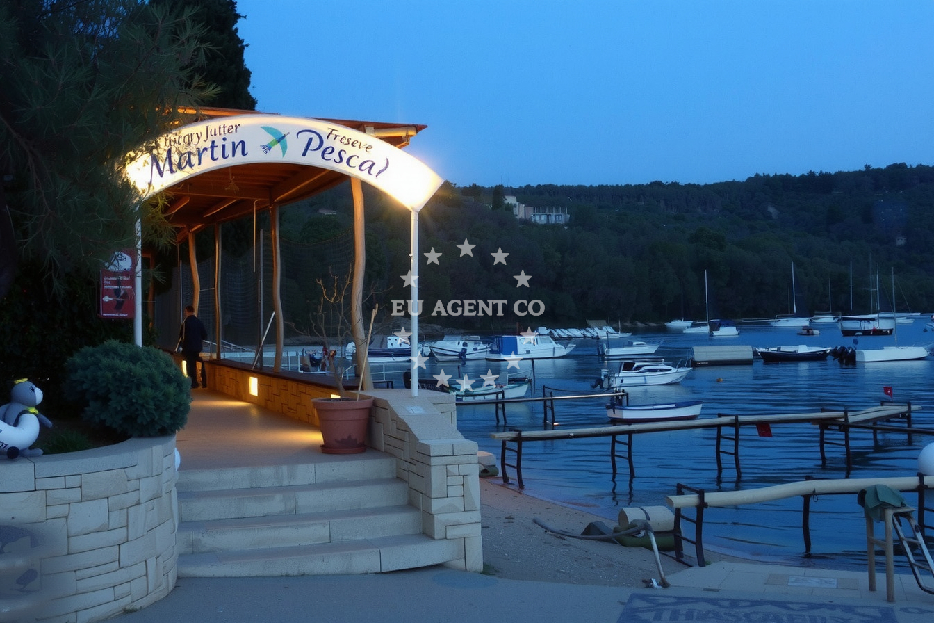 Approach and location view of Martin Pescador restaurant in Restaurant in Trget, Istria and Kvarner, Croatia photo 3
