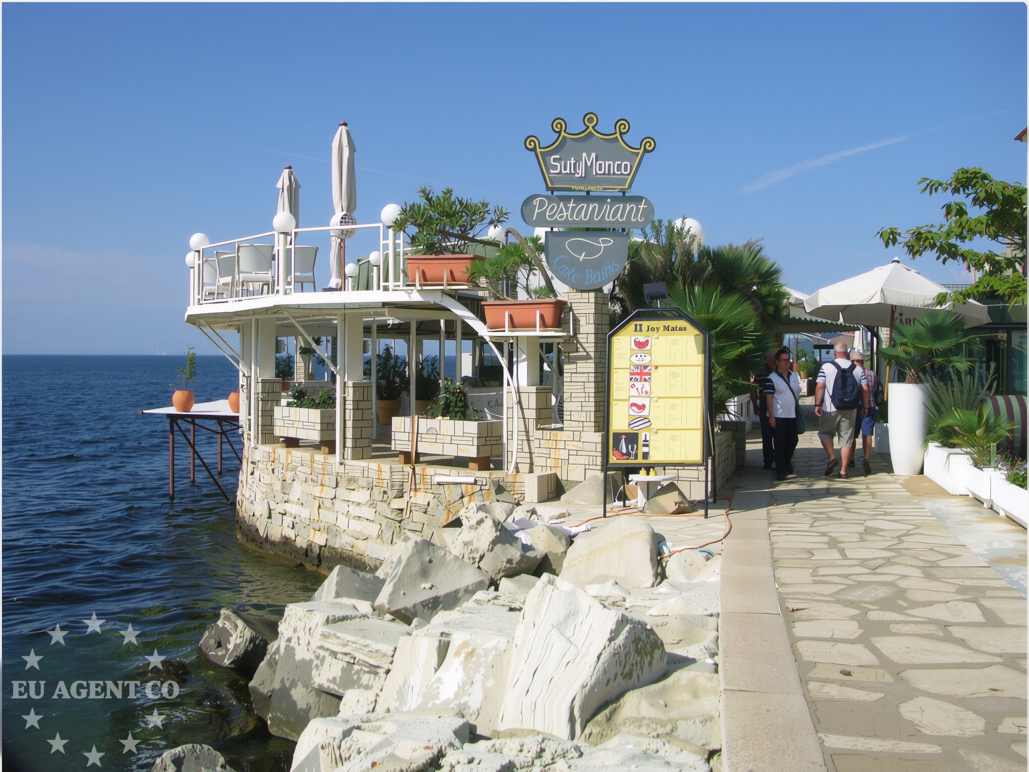 Sailor-friendly dining area near Umag buoy fields