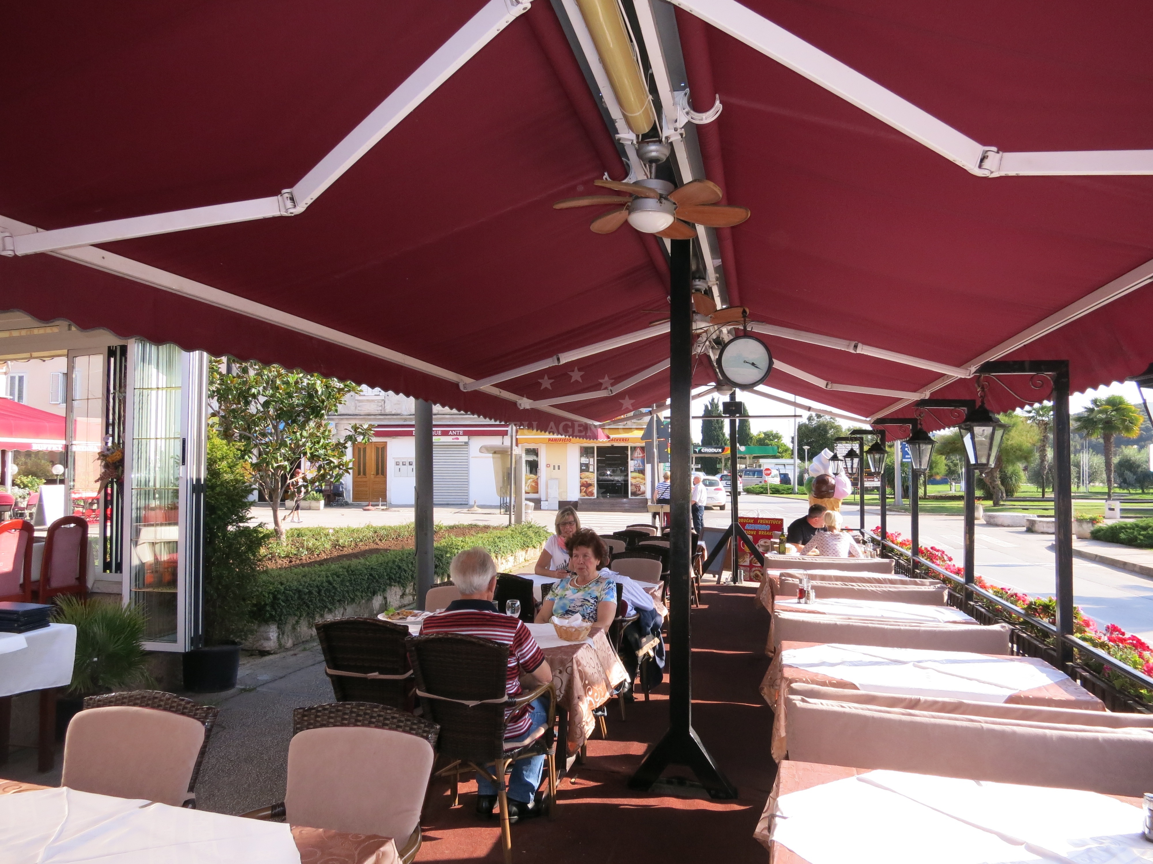 Dining area with views of the Adriatic Sea and Marina Vrsar
