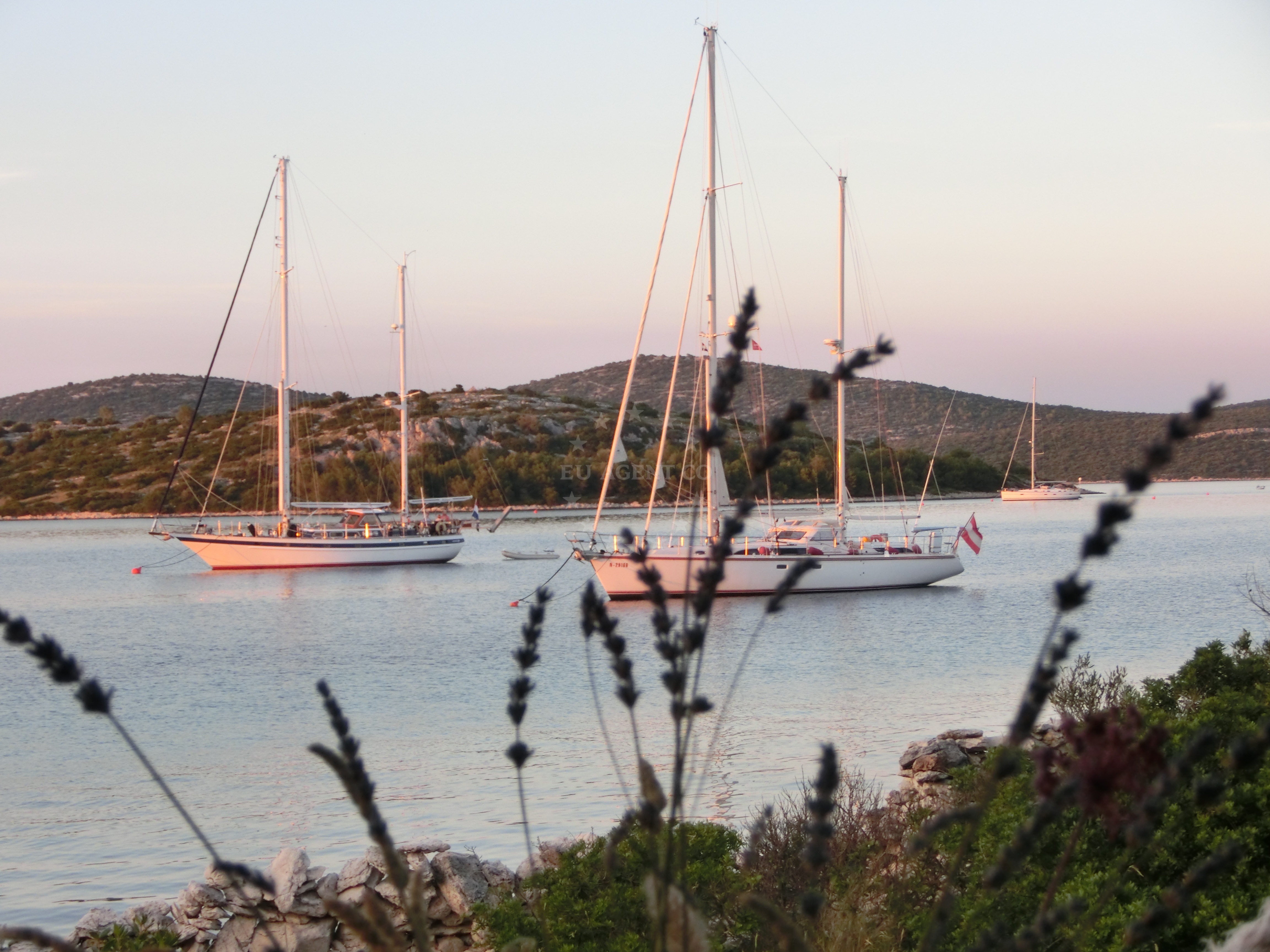 Outdoor dining area at Babalu Restaurant, overlooking the Adriatic Sea