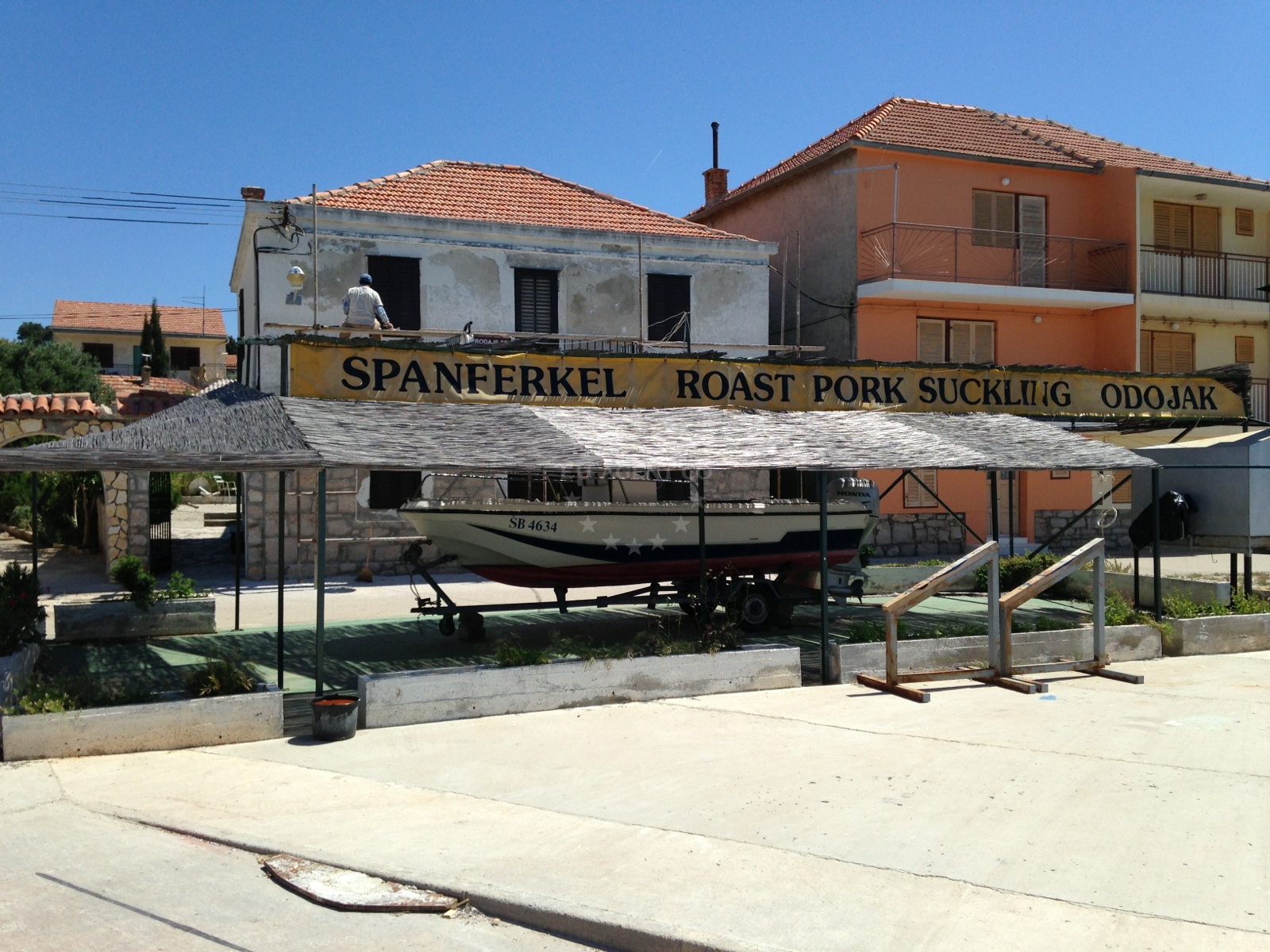 Restaurant in Kaprije, North Dalmatia, offering grilled meat dishes with views of the Adriatic Sea