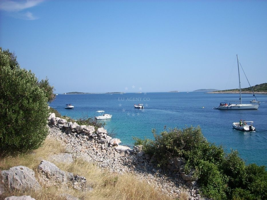 Traditional Dalmatian cuisine served at Restaurant Capri