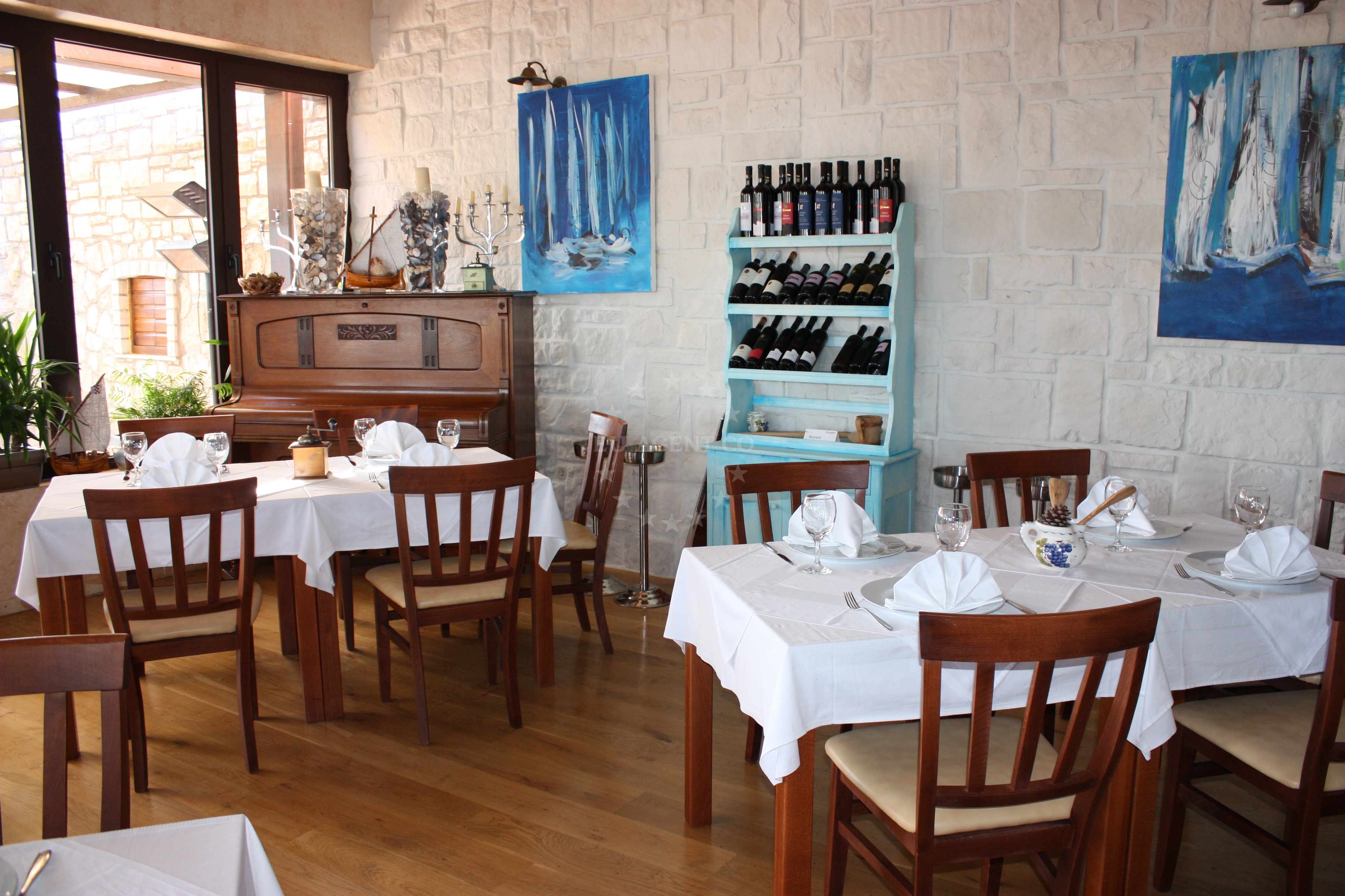 Marina Restaurant in Jezera, Murter with a swimming pool on the terrace