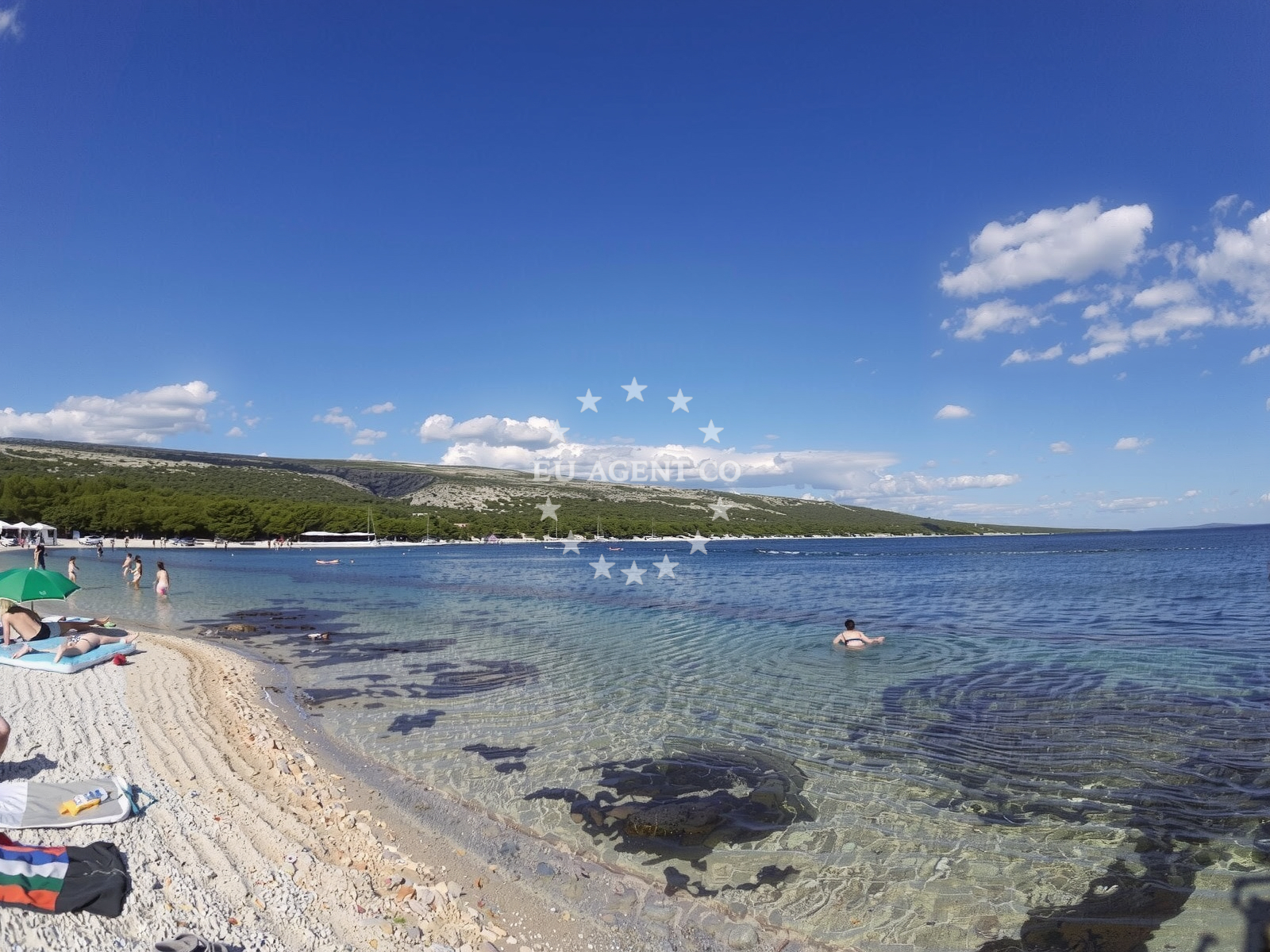 Authentic pizza and scenic coastal views at Pizzeria Villa Olea