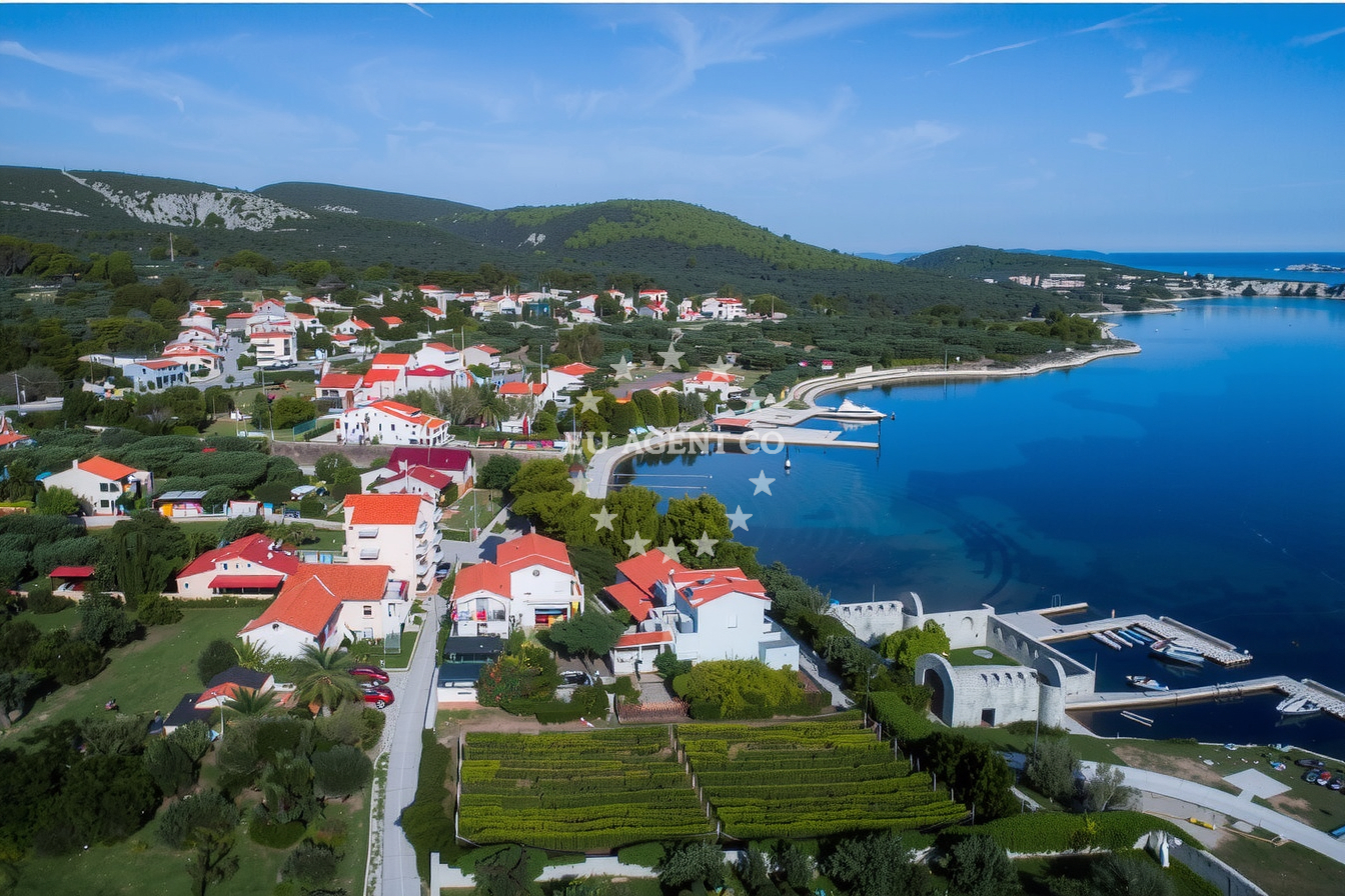 Additional view of Pavin Dvor restaurant in Restaurant on the island Pašman, North Dalmatia, Croatia photo 6