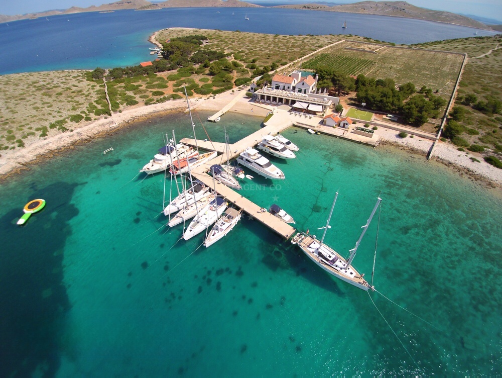 Additional view of Žakan restaurant in Restaurant on the island Ravni Žakan, North Dalmatia, Croatia photo 7