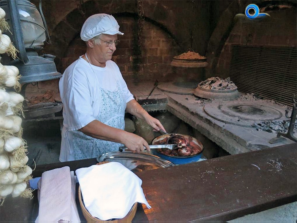 Peka with lamb at Konoba Toni restaurant, North Dalmatia
