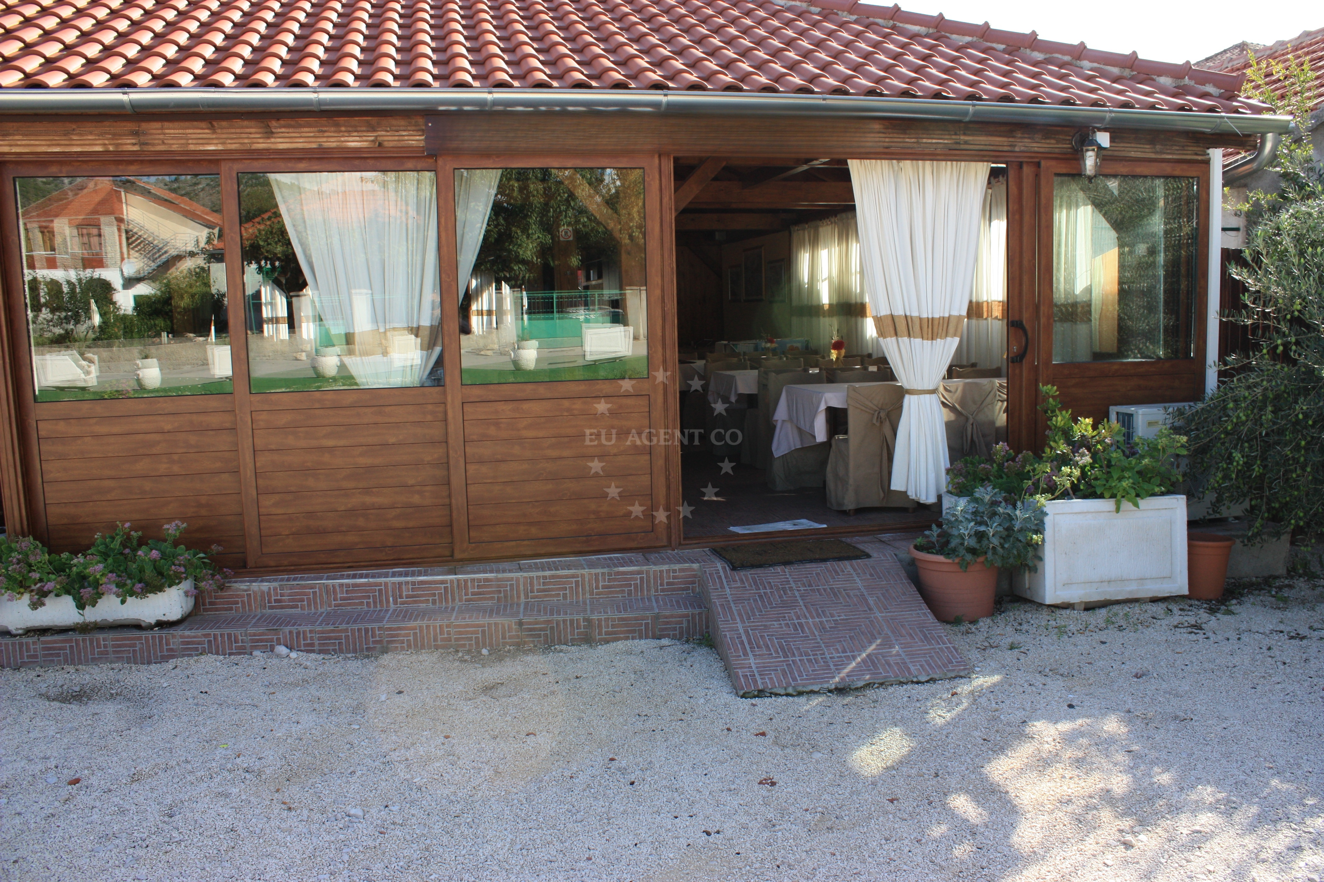 Dining area at Visovac Restaurant, Skradin