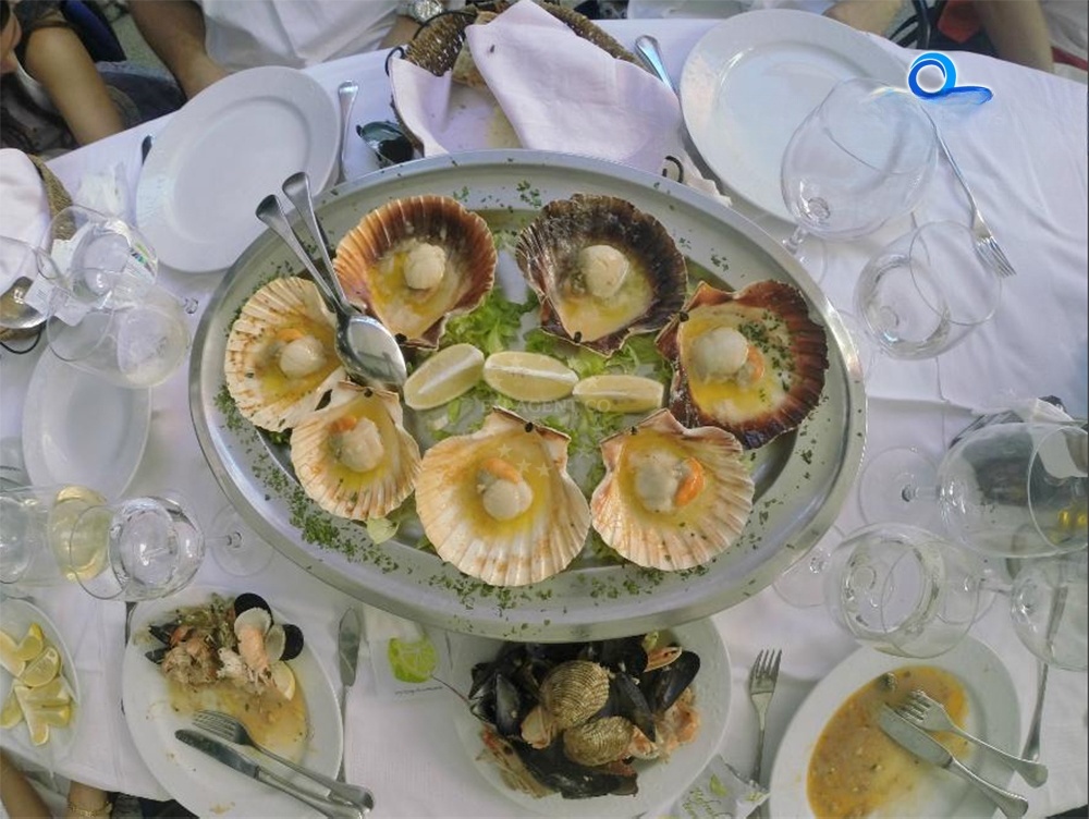 Traditional Dalmatian cuisine at Zlatne skoljke, Skradin