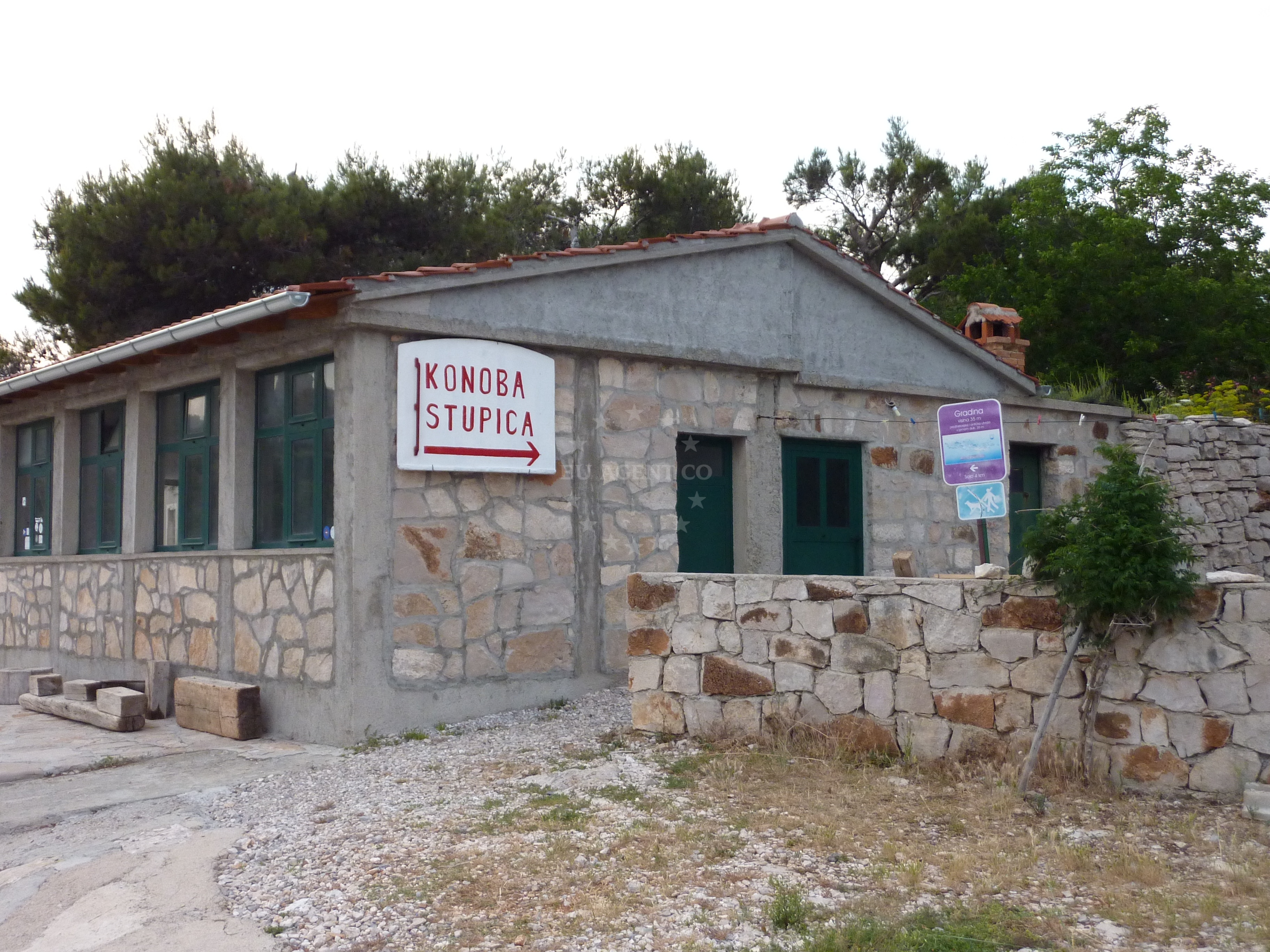 Restaurant terrace with views of the Adriatic Sea