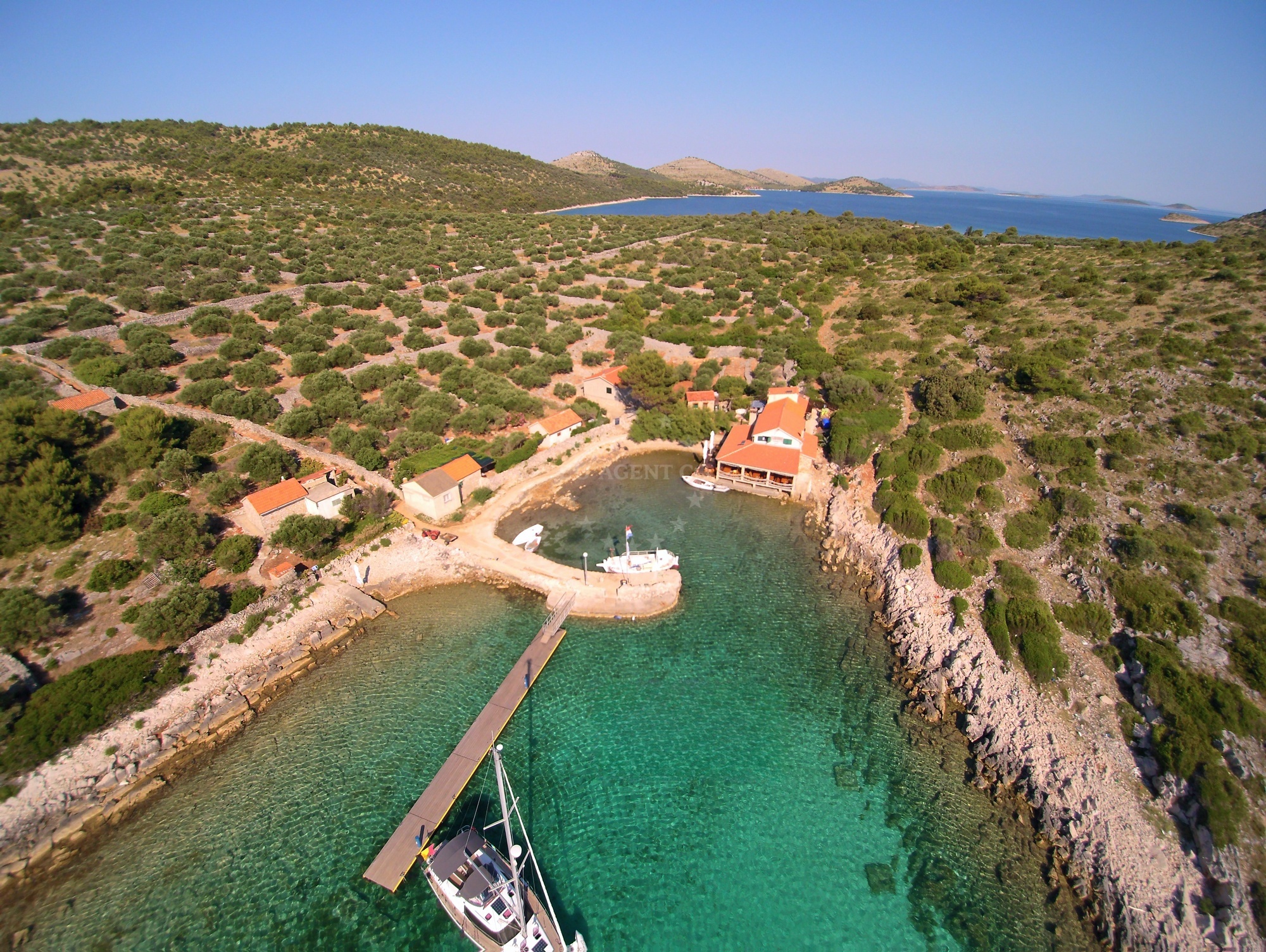 Mooring jetty at Zmara Restaurant, Žut Island