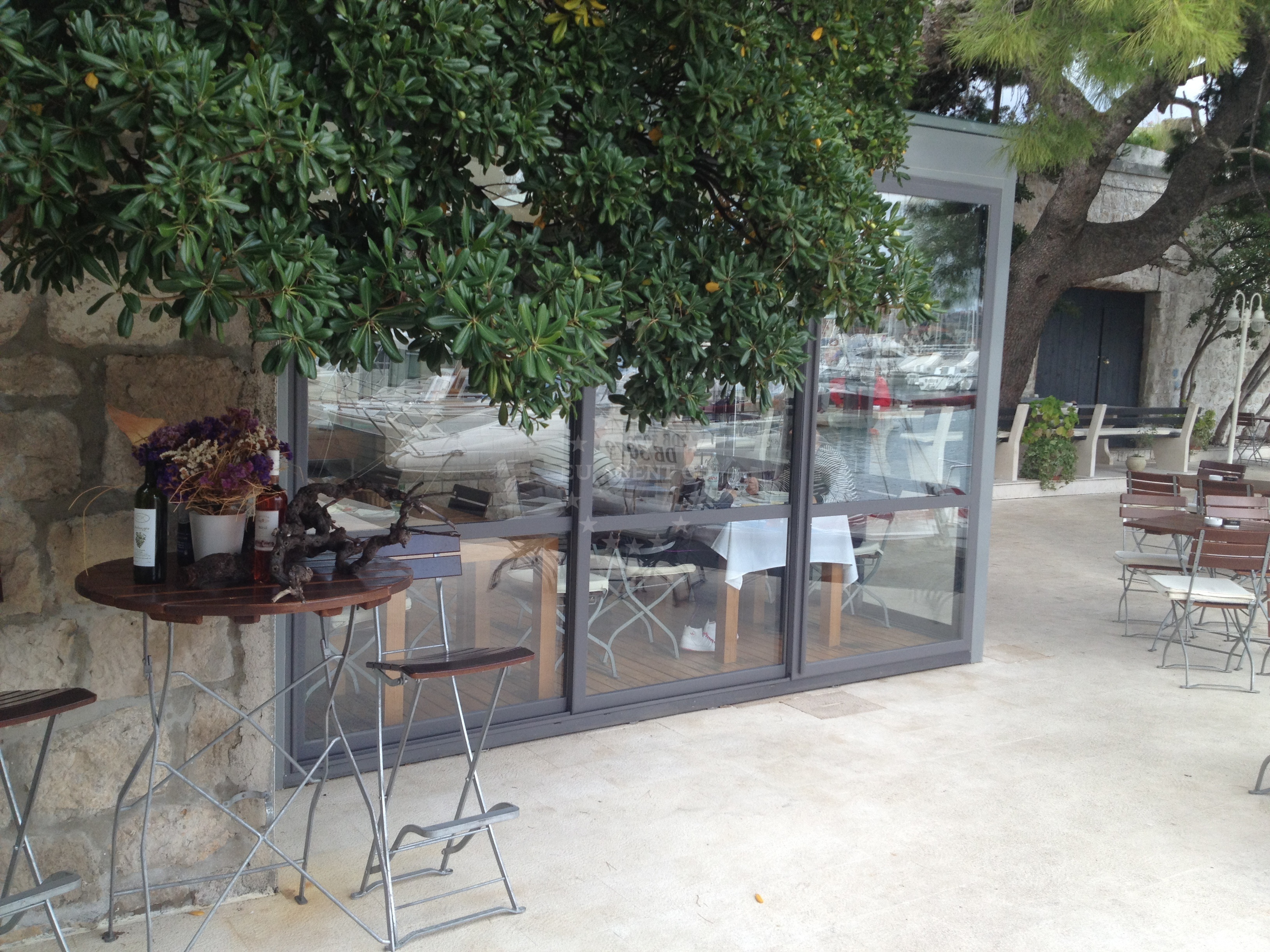 Grilled dishes on an open-fire pit