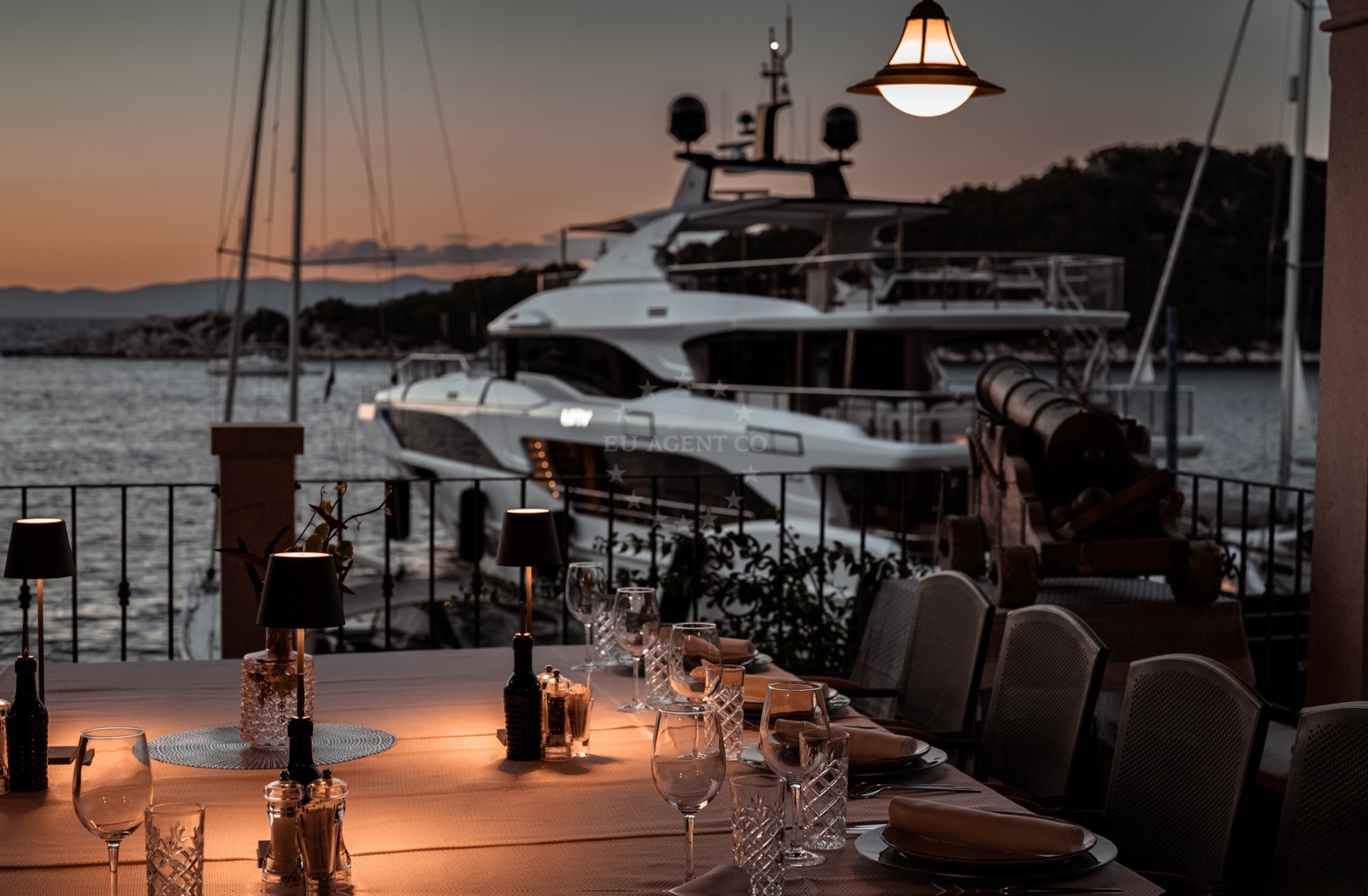 Yacht mooring lines at Augusta Insula restaurant jetty, Lastovo