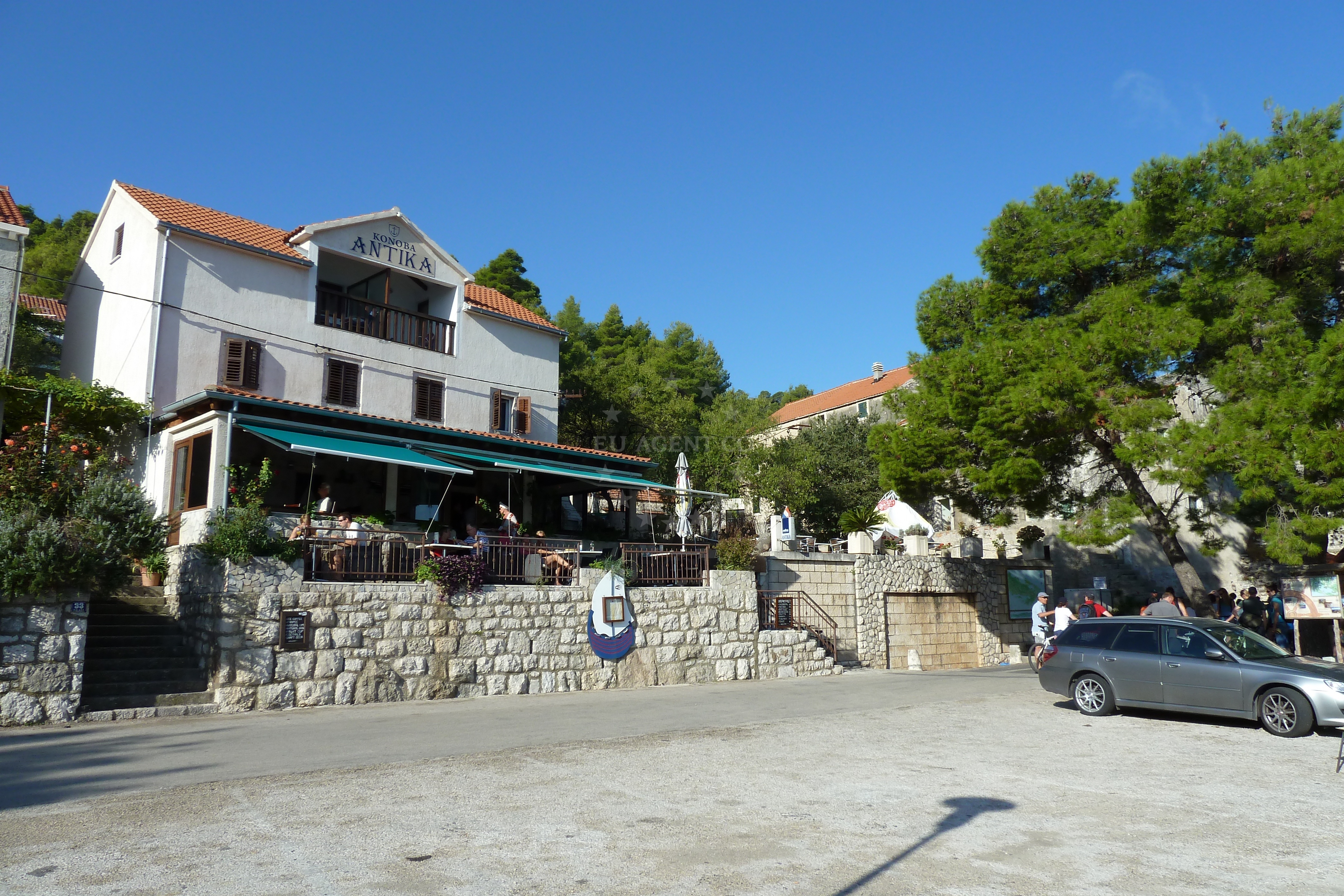 Traditional Croatian dishes at Konoba Antika, Polace