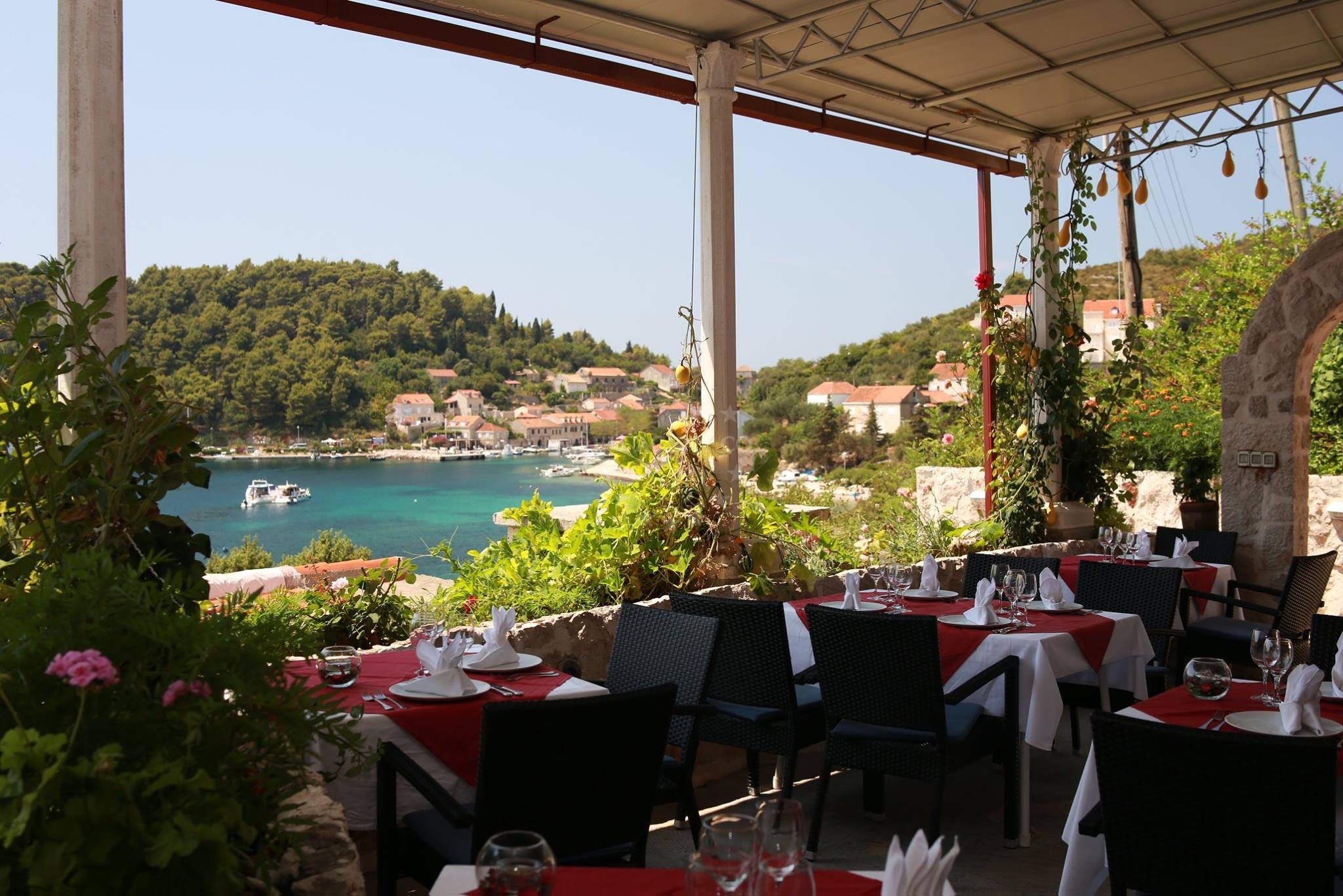 Dalmatian cuisine at Konoba Tri Sestri, Sudurad