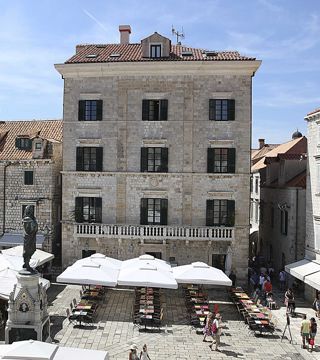 EUAGENT | The Pucić Palace | EUAGENT