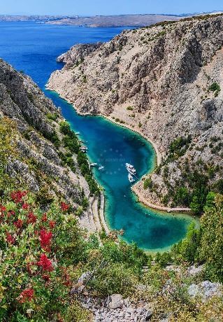 Explore the uninhabited coves of the Adriatic | EUAGENT