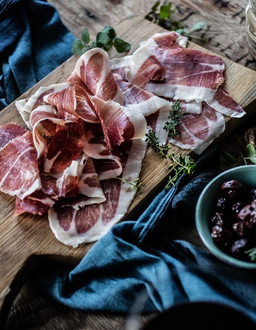 Dalmatian dry-cured ham (pršut)