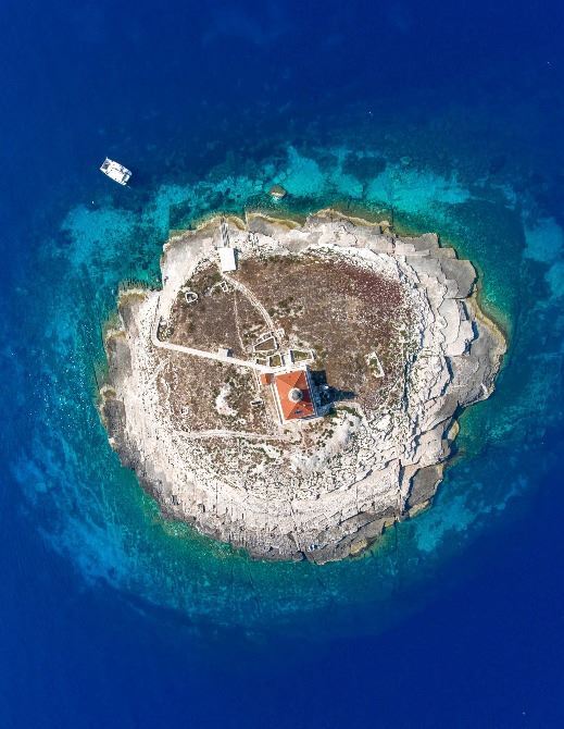Glavat Island - a monument of indecision | EUAGENT