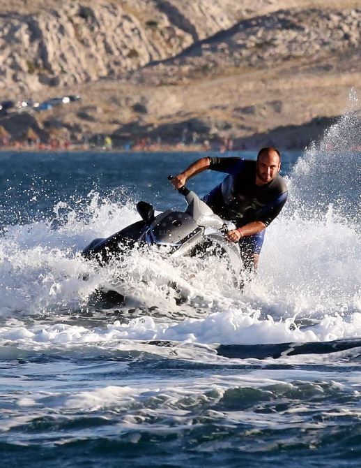 Jet ski