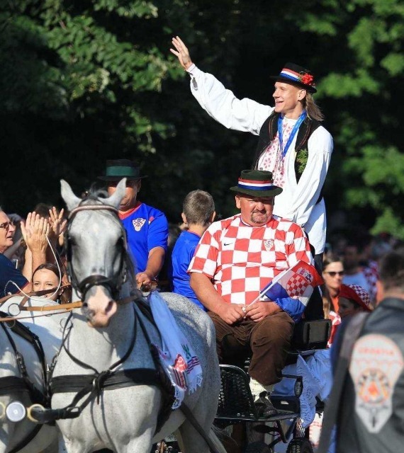 Folk Costumes of Continental Croatia | EUAGENT