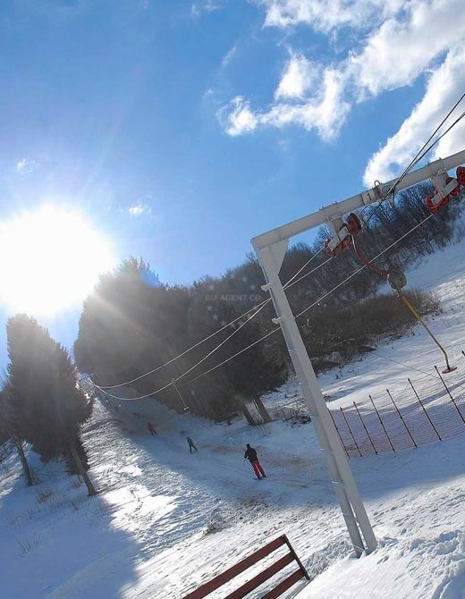 Skiing at the Čelimbaša ski resort near Mrkopalj | EUAGENT