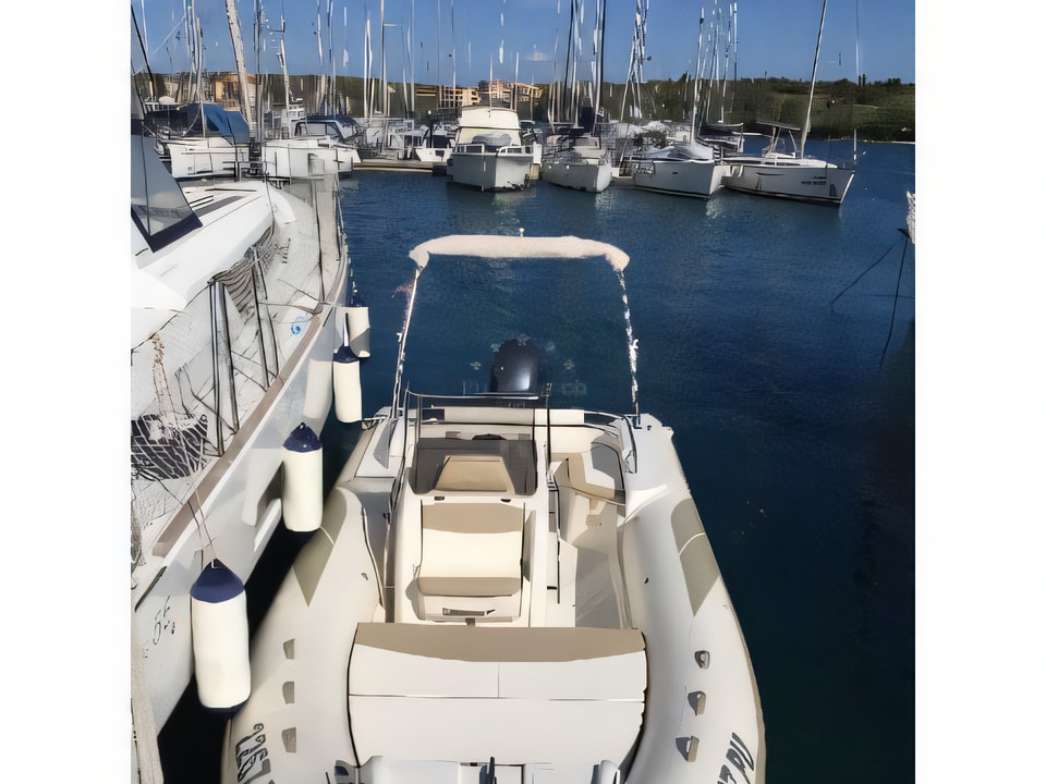 BSC 65 Classic motor boat for charter from Medulin / Marina Medulin
