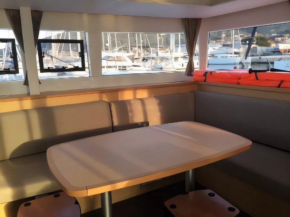 Lagoon 450 Flybridge yacht photo Croatia charter