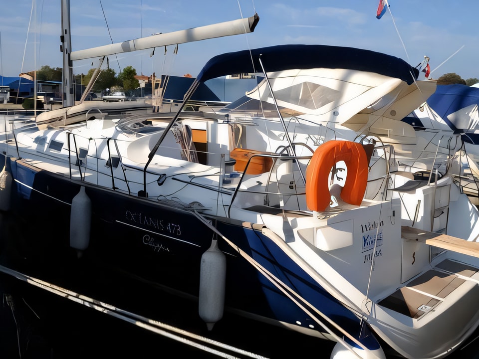 Exterior overview of Oceanis 473 C sail boat for charter from Sibenik Marina Mandalina in the Sibenik sailing area Croatia