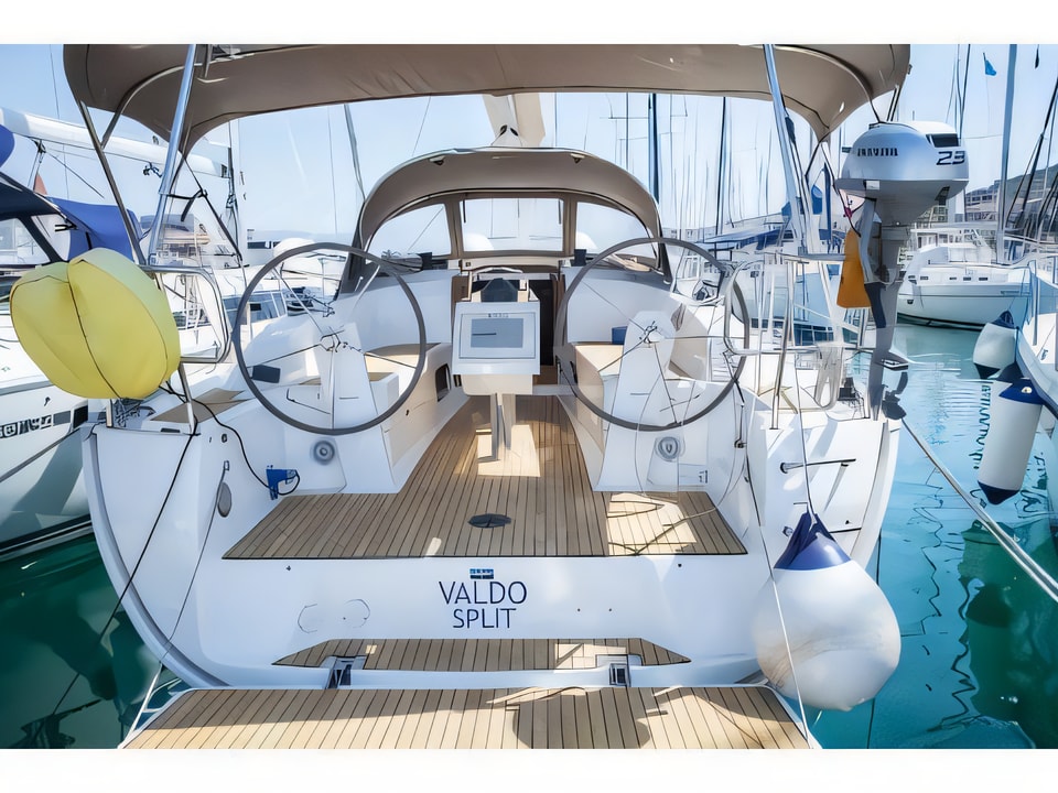 Exterior overview of Bavaria Cruiser 34 sail boat for charter from Dubrovnik ACI Marina in the Dubrovnik sailing area Croatia