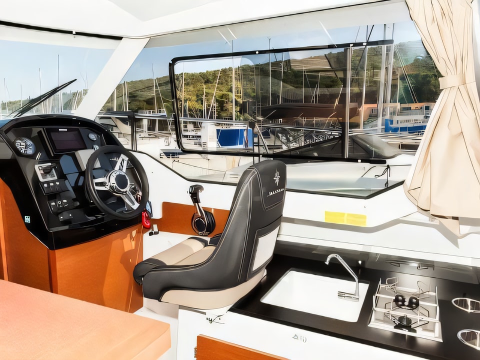 Layout of Merry Fisher 795 motor boat with 1 cabins Croatia yacht charter