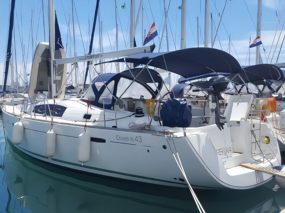 Exterior overview of Oceanis 43 sail boat for charter from Vinodolski Novi Marina in the Istria / Kvarner sailing area Croatia