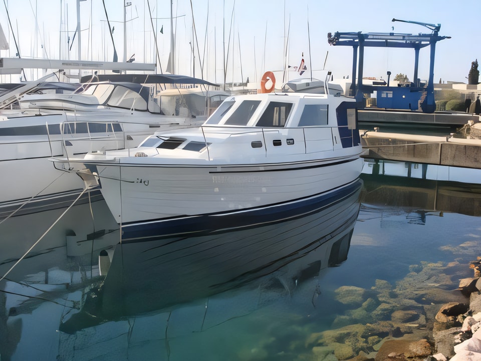 Exterior overview of Adria 1002 motor boat for charter from Sukosan Marina Dalmacija in the Zadar sailing area Croatia