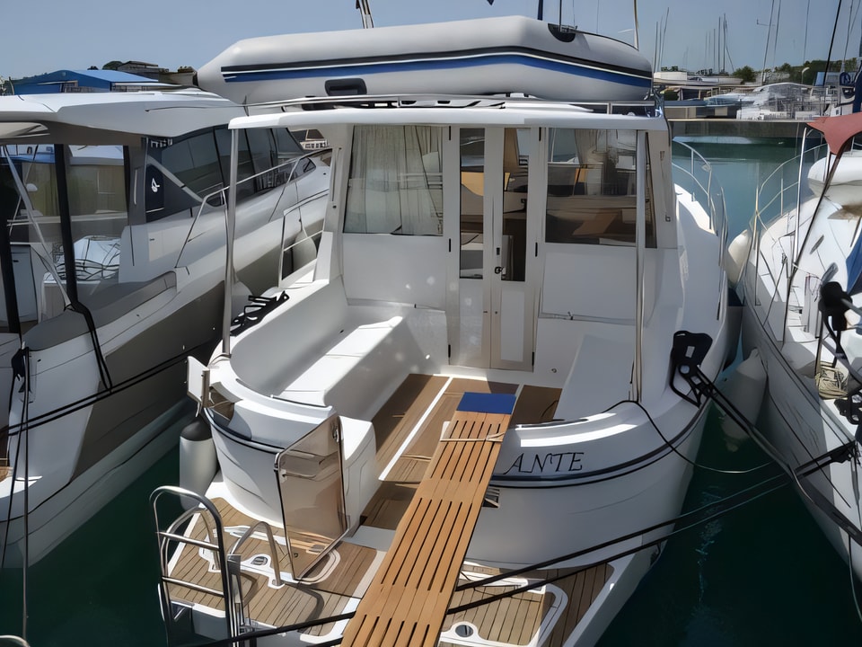 Exterior overview of Adria 1002 motor boat for charter from Sukosan Marina Dalmacija in the Zadar sailing area Croatia