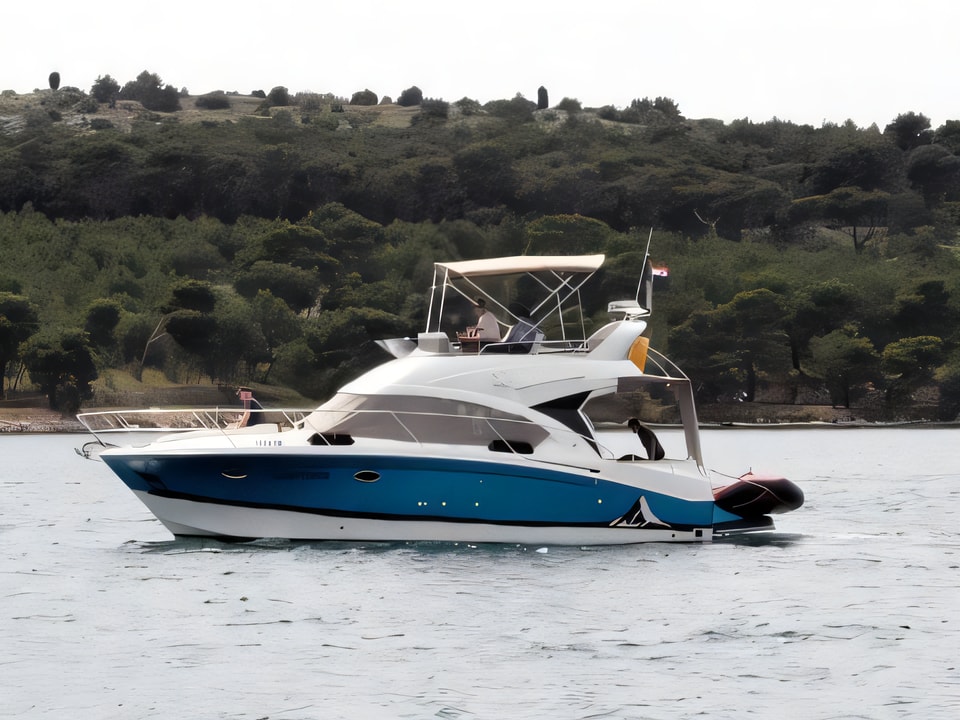 Exterior overview of Beneteau Antares 36 motor boat for charter from Sibenik Marina Mandalina in the Sibenik sailing area Croatia