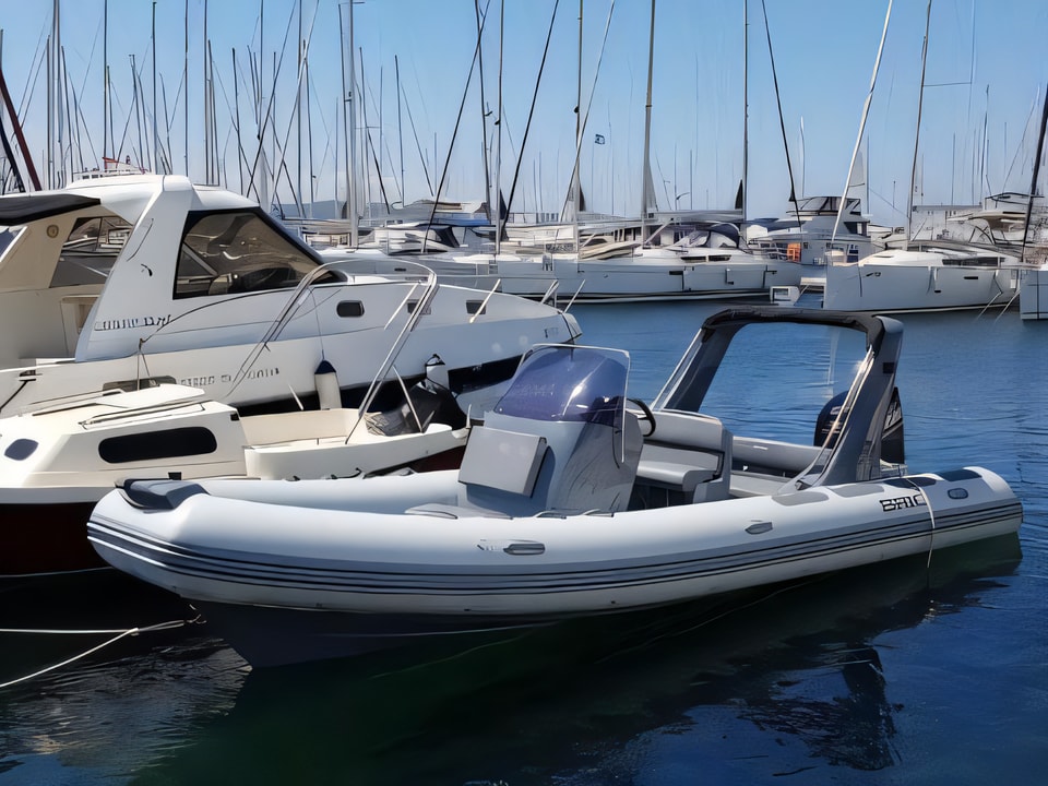 Layout of Brig Eagle 650 motor boat with 0 cabins Croatia yacht charter