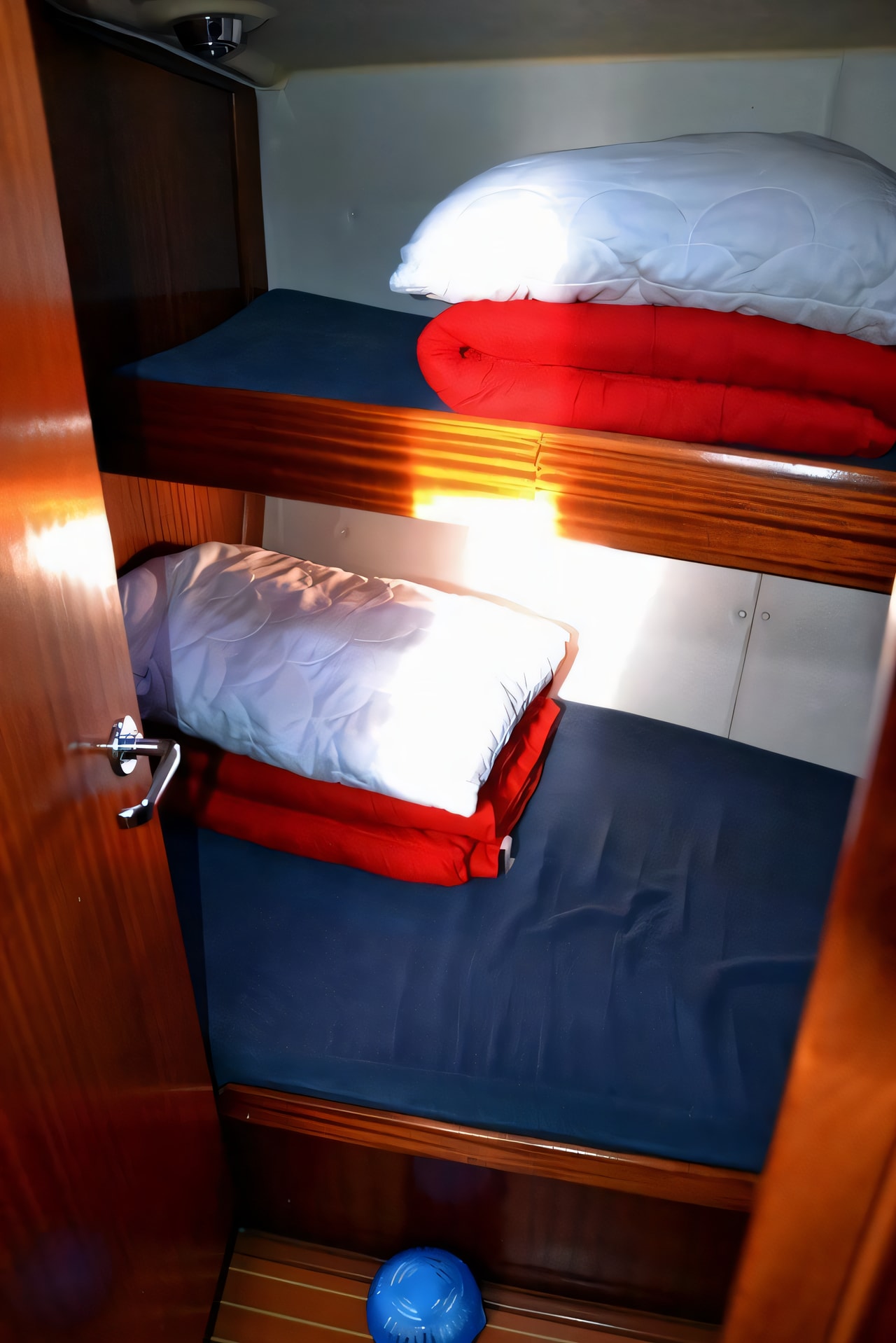 Layout of Bavaria 49 sail boat with 5 cabins Croatia yacht charter