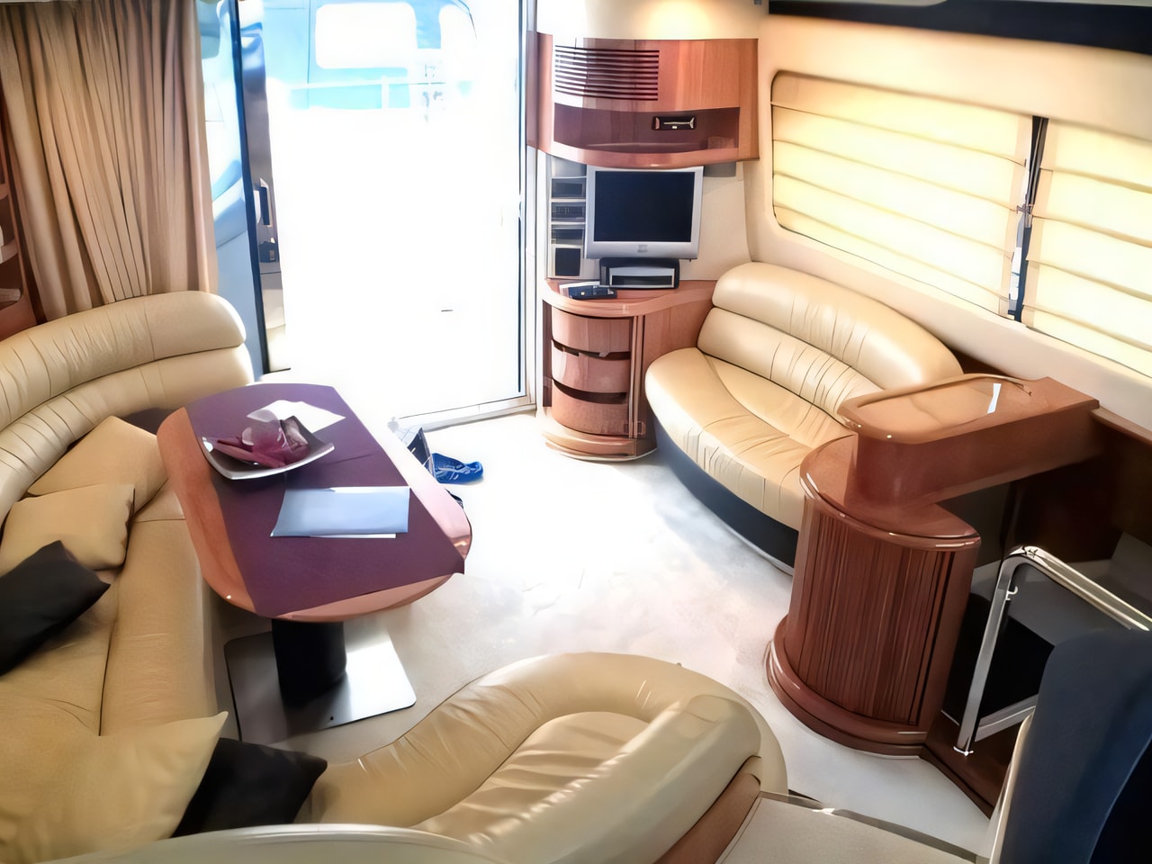 Layout of Azimut 46 motoryacht with 3 cabins Croatia yacht charter