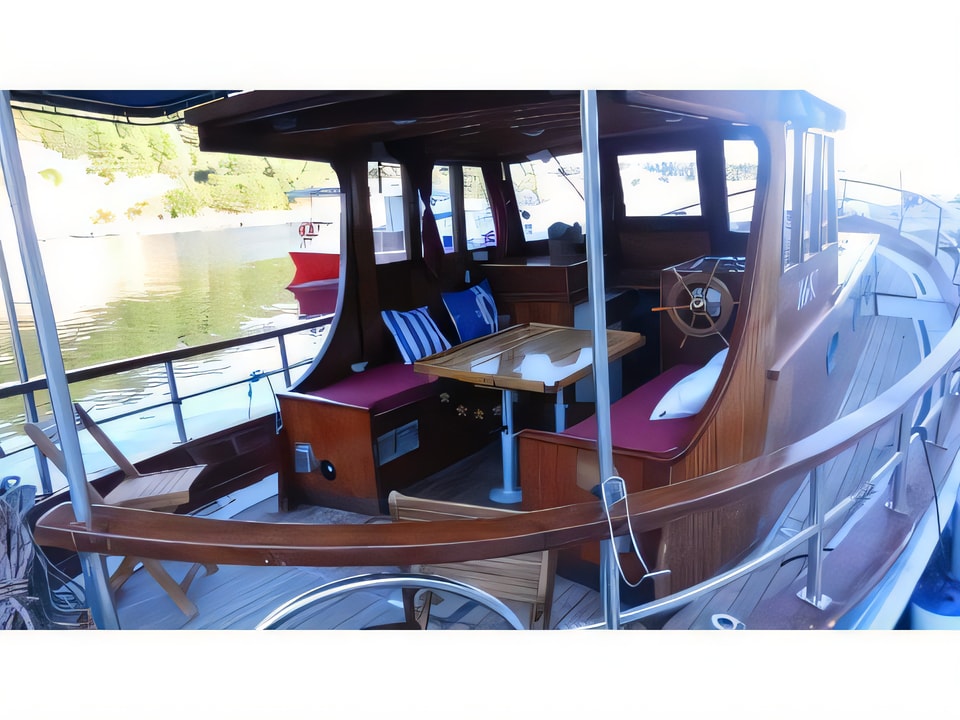 Layout of Classsic dalmatian boat motor boat with 2 cabins Croatia yacht charter