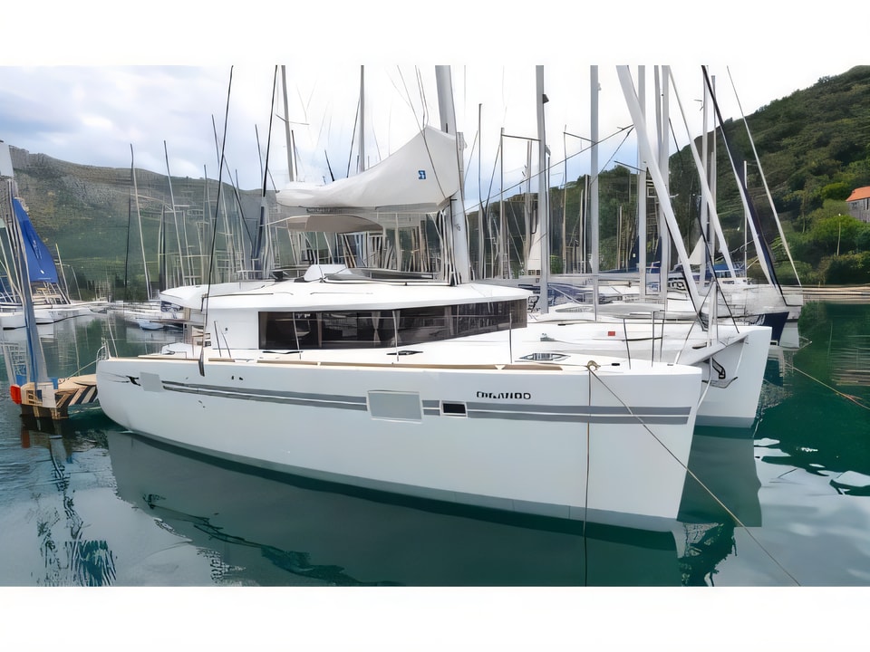 Lagoon 450 Flybridge catamaran for charter from Dubrovnik / ACI Marina Dubrovnik Dubrovnik / Montenegro sailing area Croatia