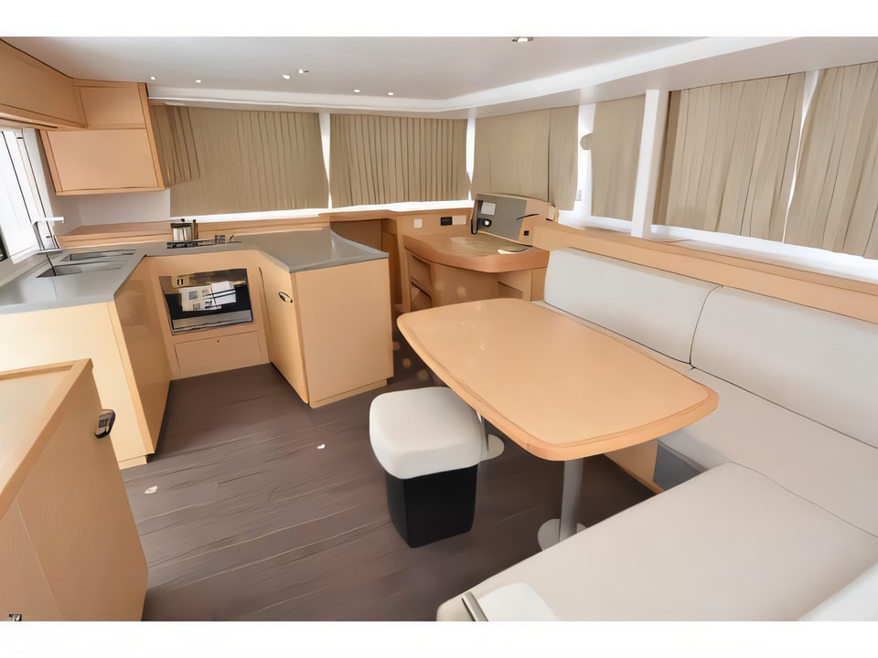 Lagoon 450 Flybridge yacht photo Croatia charter