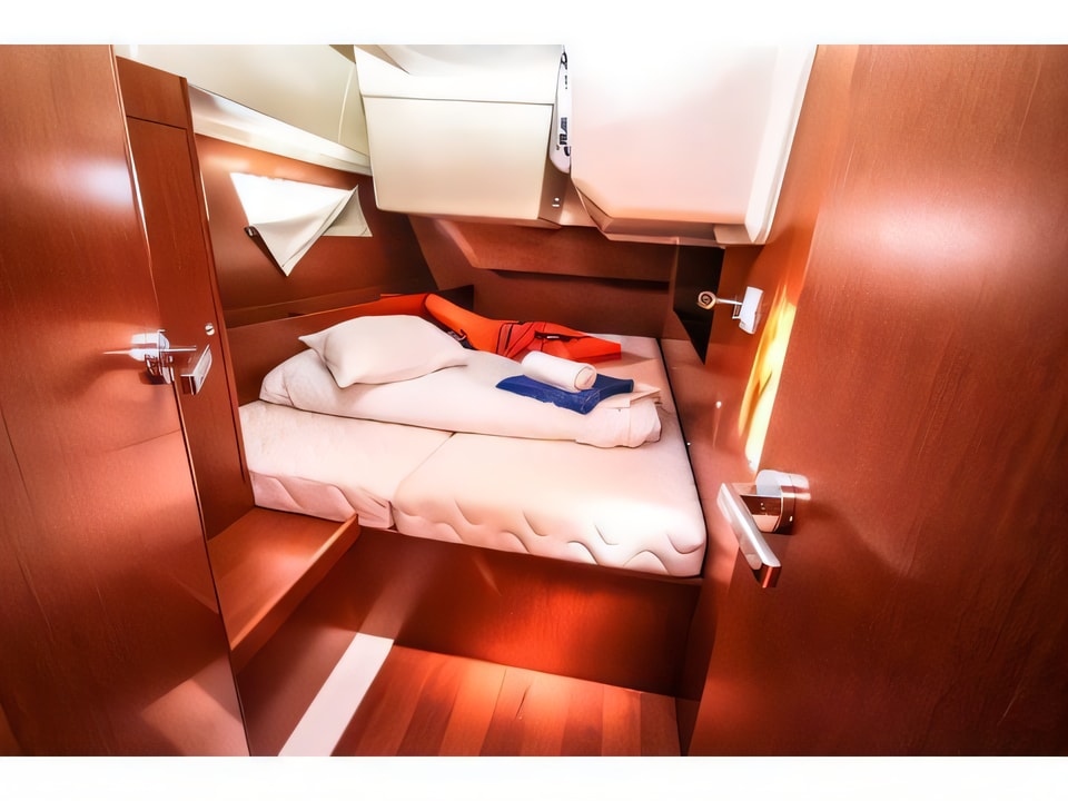 Layout of Oceanis 41.1 sail boat with 3 cabins Croatia yacht charter