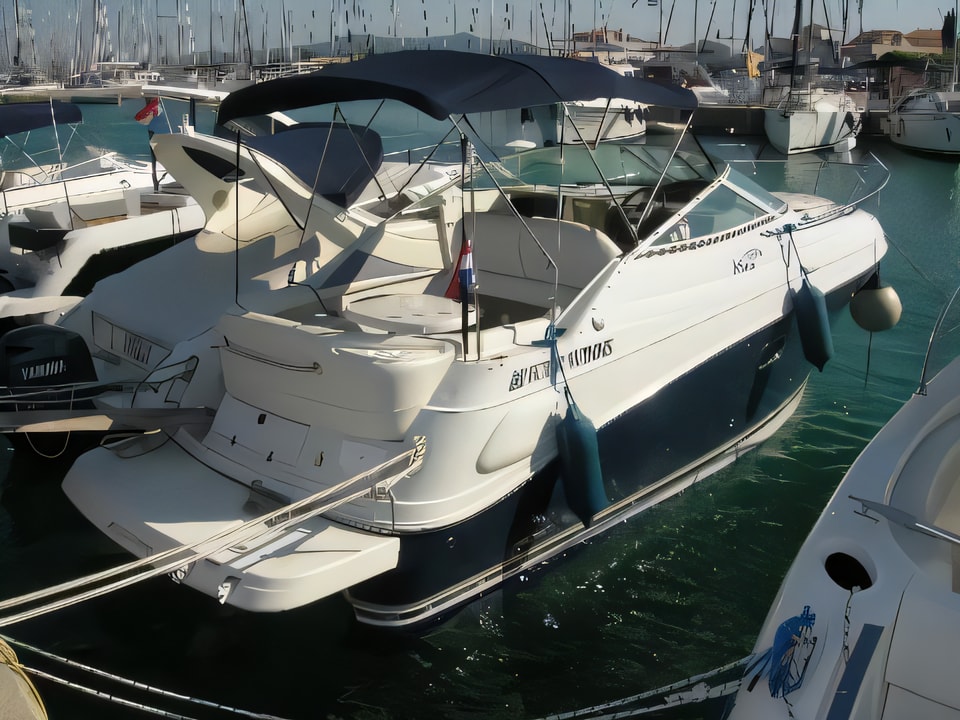 Four Winns 248 motor boat for charter from Sukosan / Marina D-Marin Dalmacija Zadar sailing area Croatia