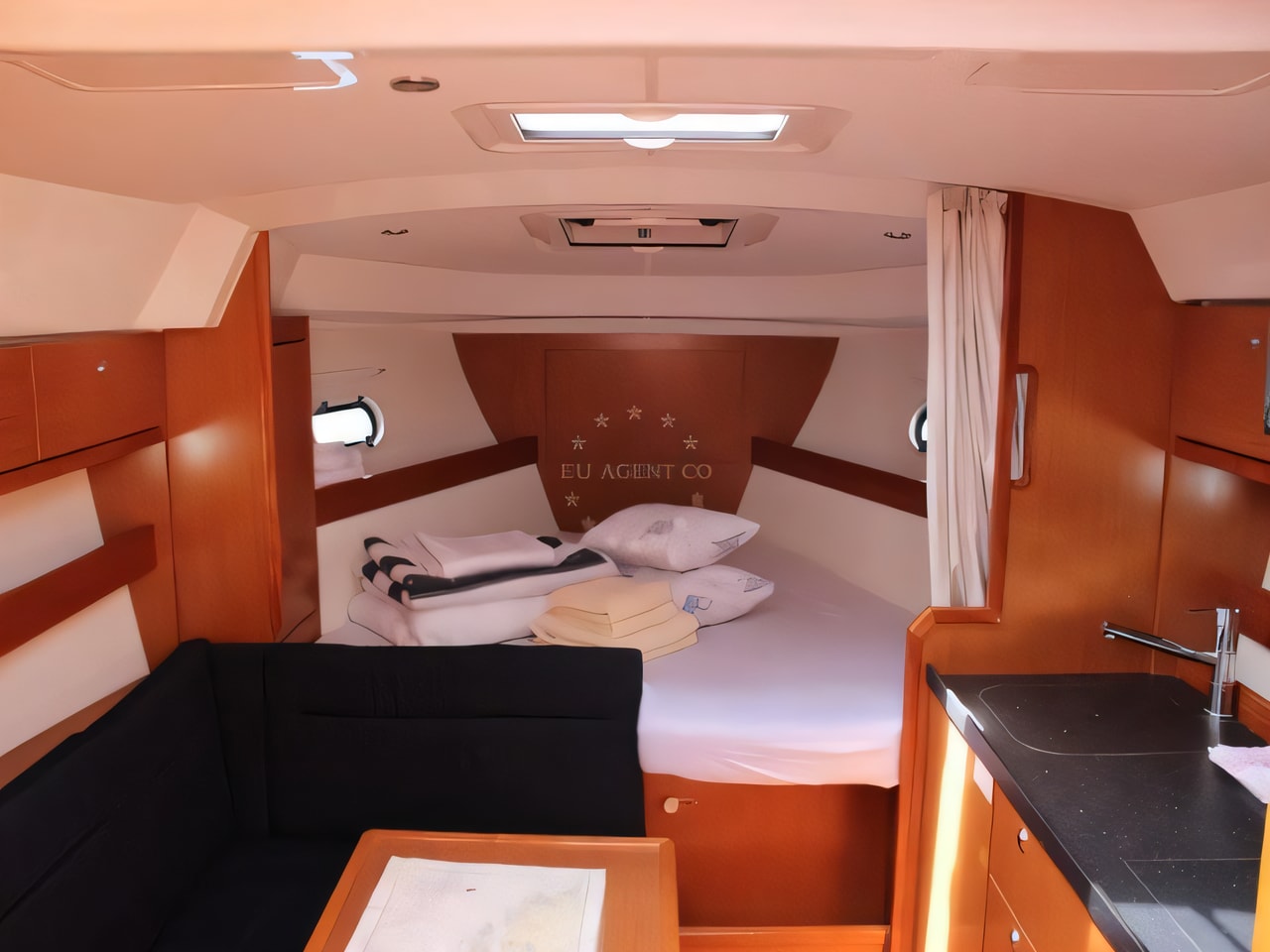 Bavaria 32 Sport yacht layout 1 cabins Croatia charter