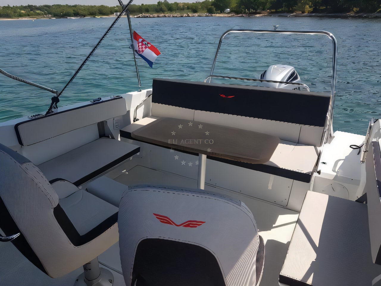 Layout of Beneteau Flyer 7.7 SUNdeck motor boat with 1 cabins Croatia yacht charter